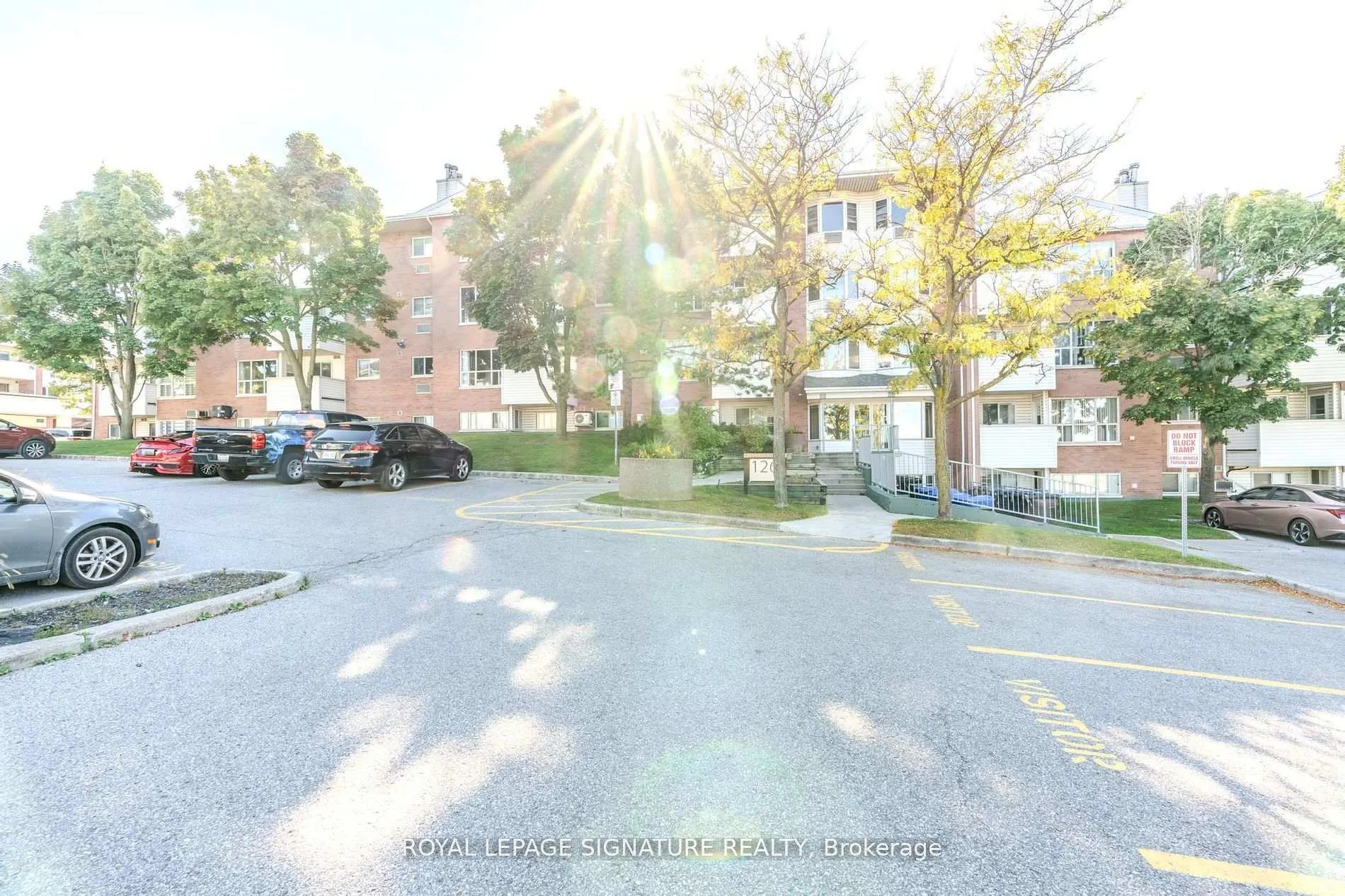 Photo 31 of Unit 215, 126 Bell Farm Road, Barrie, Alliance — HOMEH