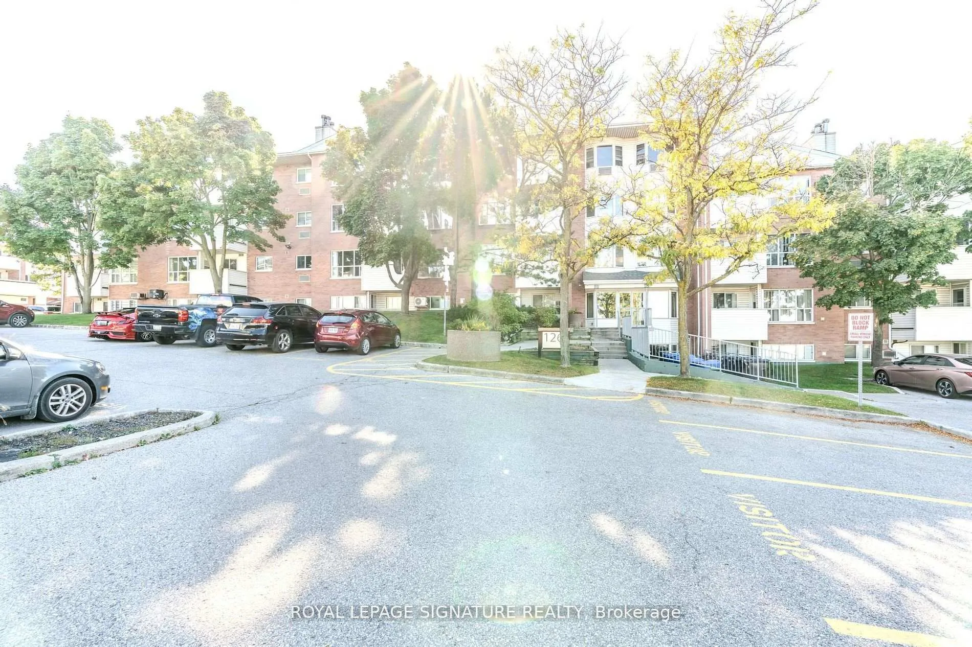 Photo 33 of Unit 215, 126 Bell Farm Road, Barrie, Alliance — HOMEH