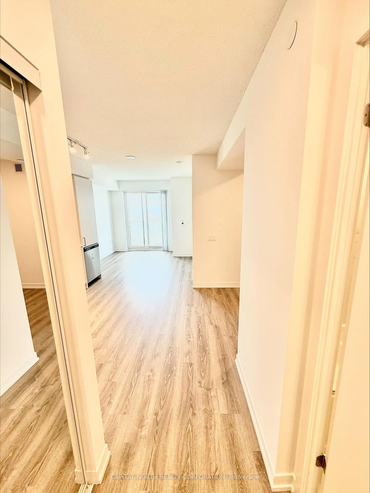 Photo 3 of Unit 3910, 195 Commerce Street, Vaughan, Vaughan Corporate Centre — HOMEH