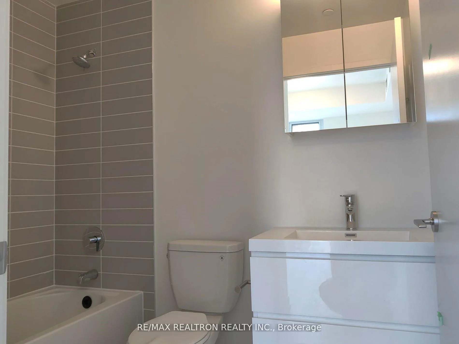 Photo 7 of Unit A1714, 8119 Birchmount Road, Markham, Unionville — HOMEH