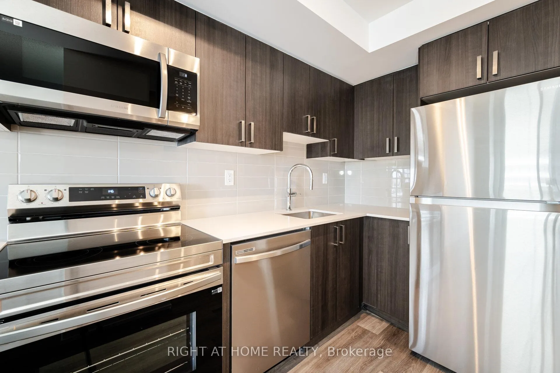Photo 10 of Unit 1506, 1435 Celebration Drive, Pickering, Bay Ridges — HOMEH