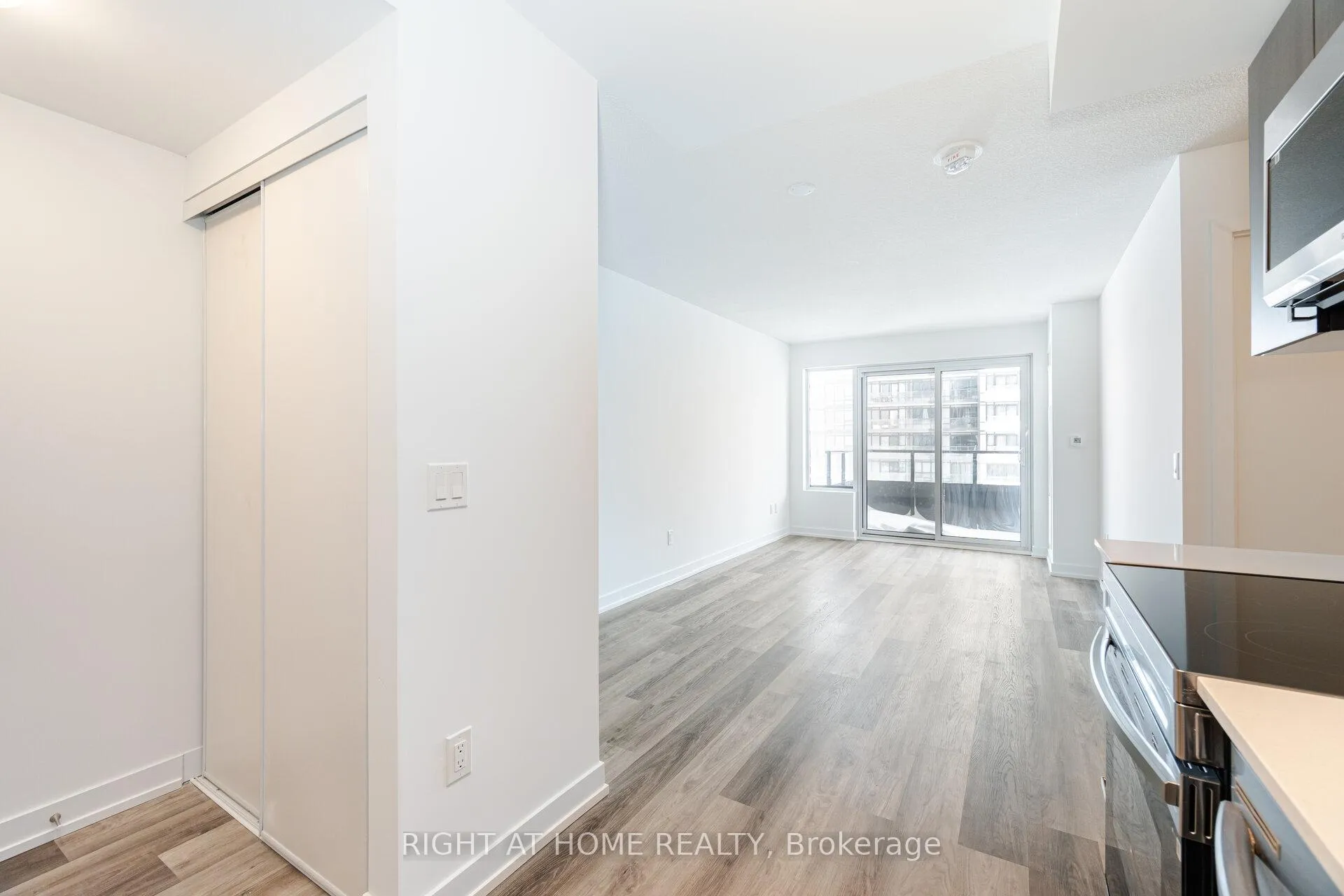 Photo 11 of Unit 1506, 1435 Celebration Drive, Pickering, Bay Ridges — HOMEH