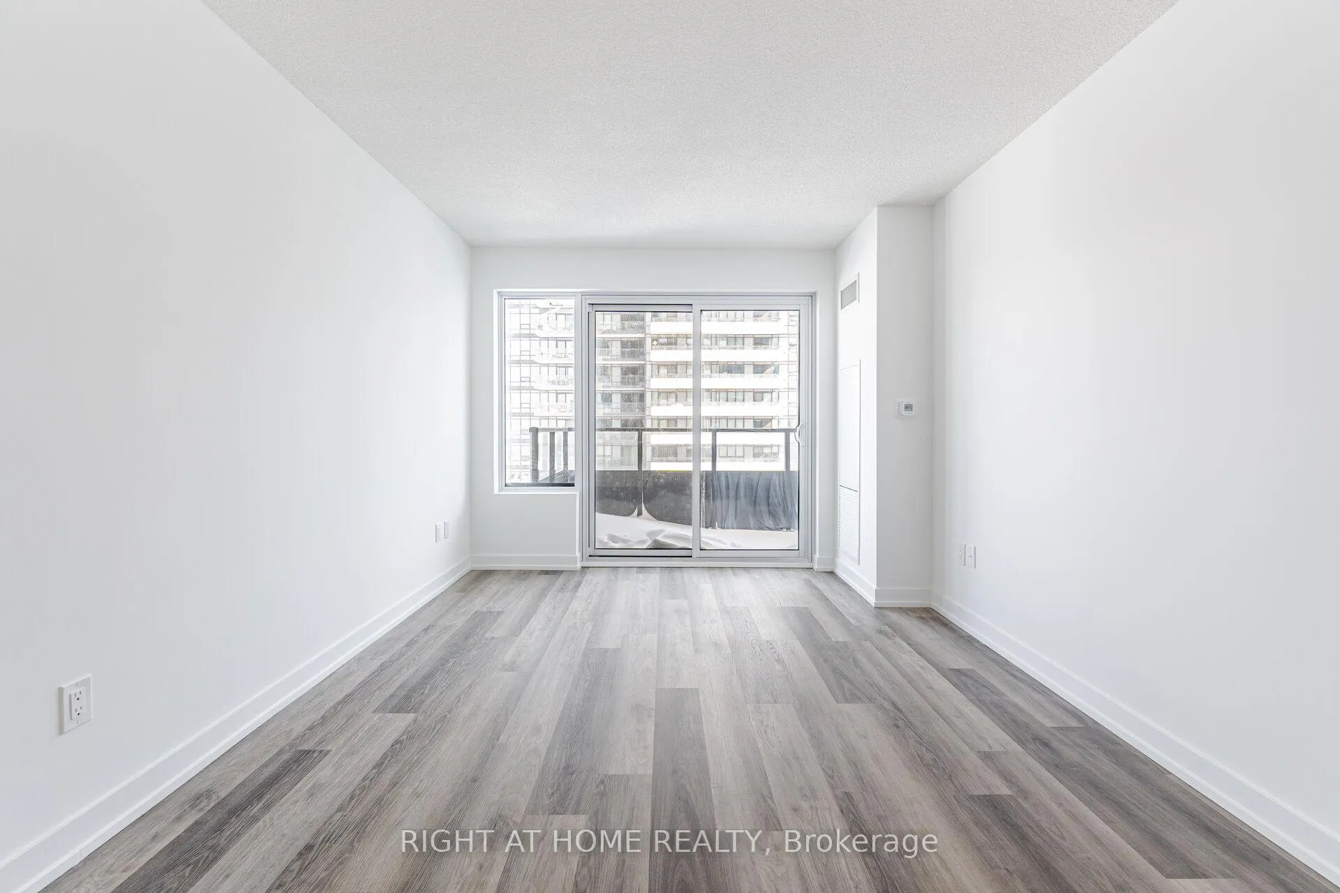 Photo 14 of Unit 1506, 1435 Celebration Drive, Pickering, Bay Ridges — HOMEH