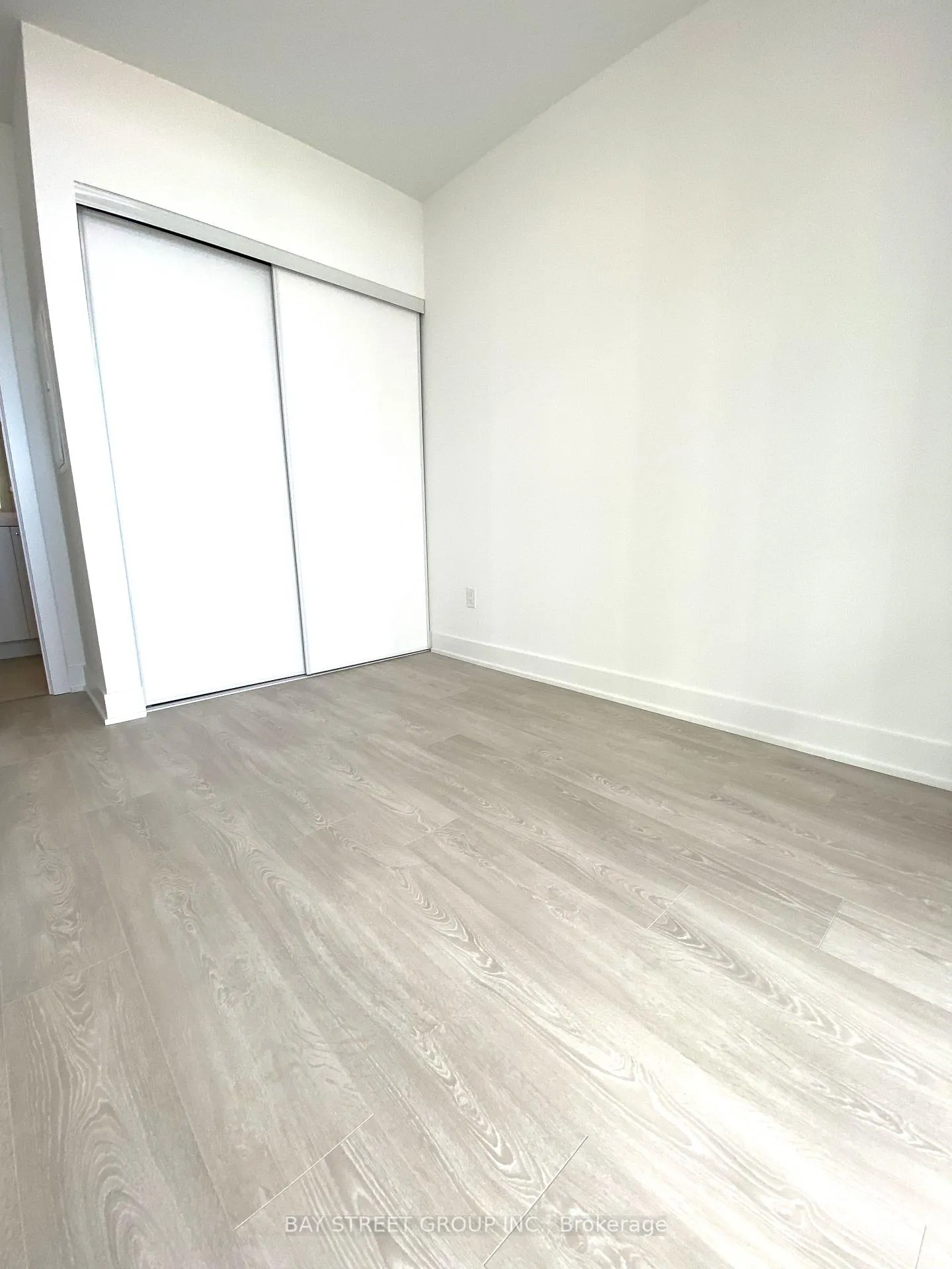 Photo 3 of Unit 910, 2545 Simcoe Street N, Oshawa, Windfields — HOMEH