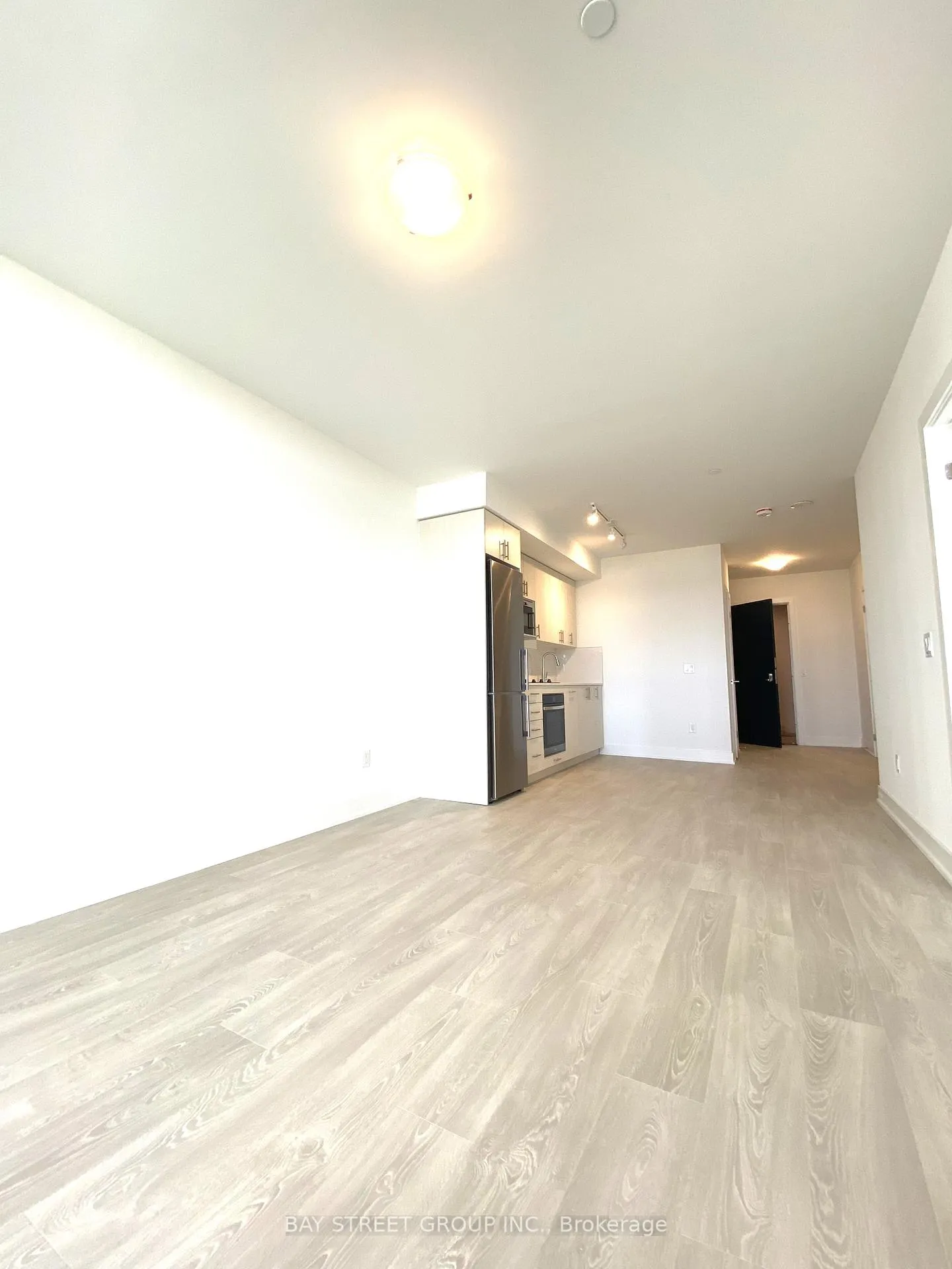 Photo 8 of Unit 910, 2545 Simcoe Street N, Oshawa, Windfields — HOMEH
