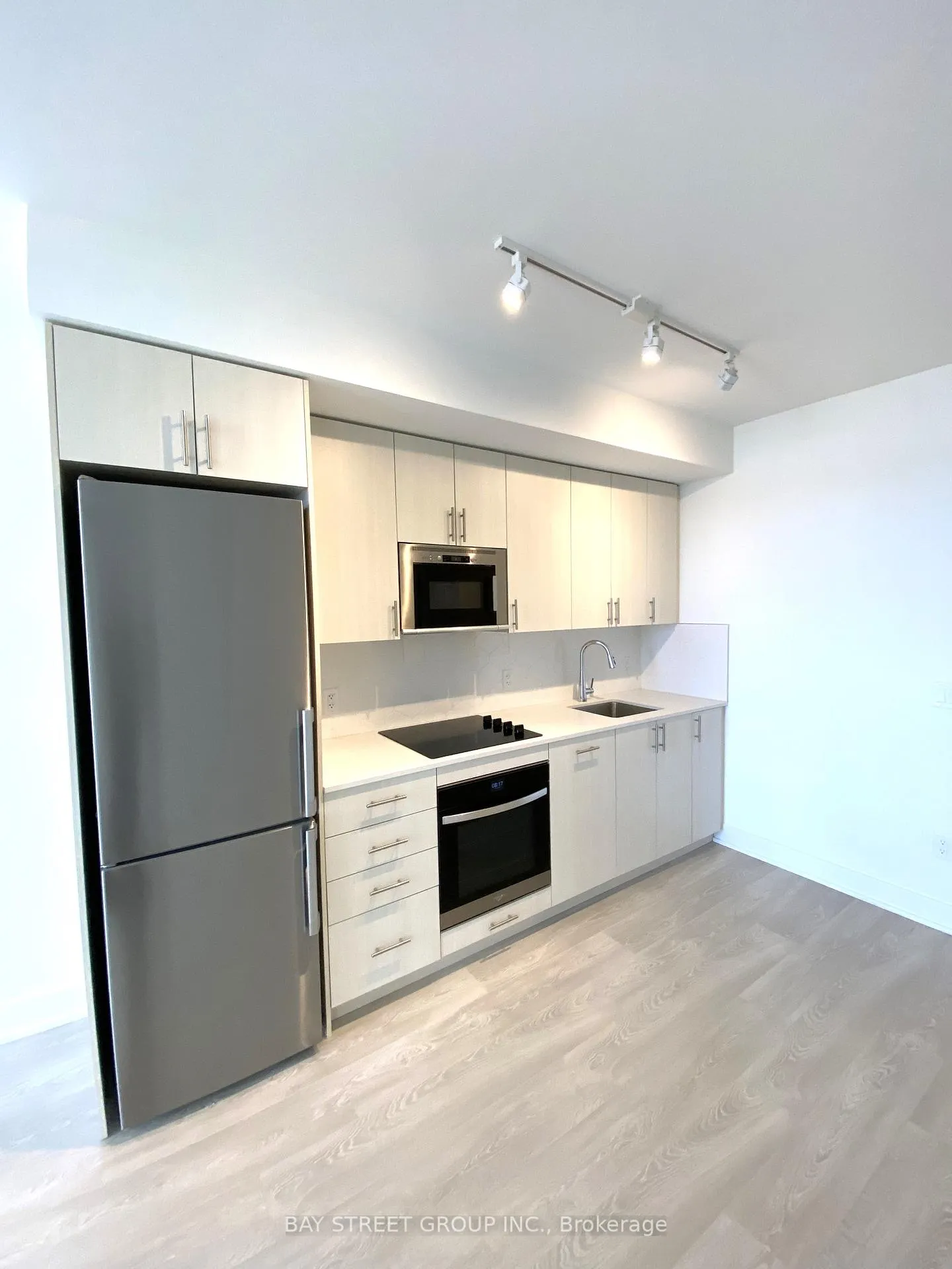 Photo 9 of Unit 910, 2545 Simcoe Street N, Oshawa, Windfields — HOMEH