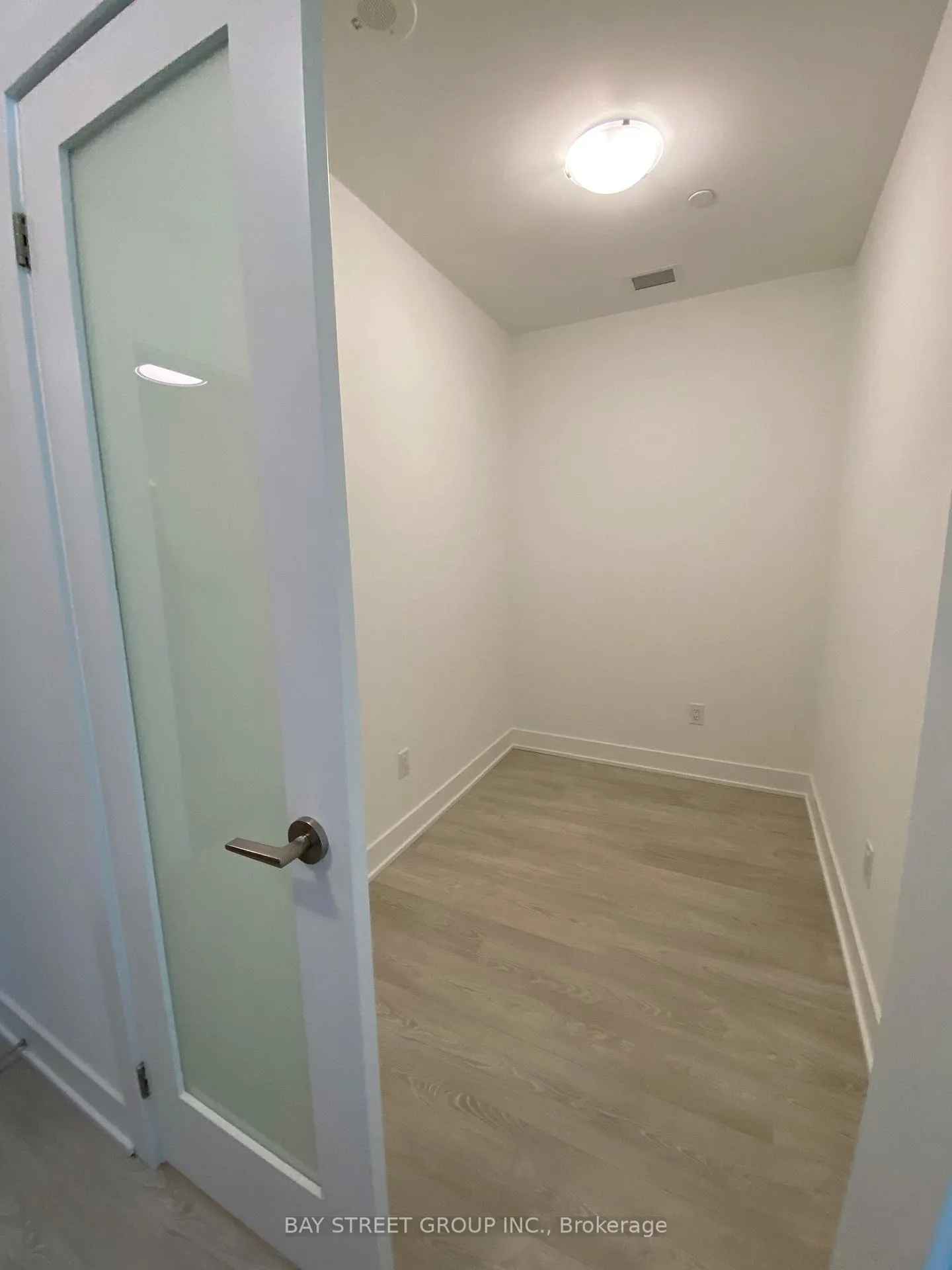 Photo 12 of Unit 910, 2545 Simcoe Street N, Oshawa, Windfields — HOMEH