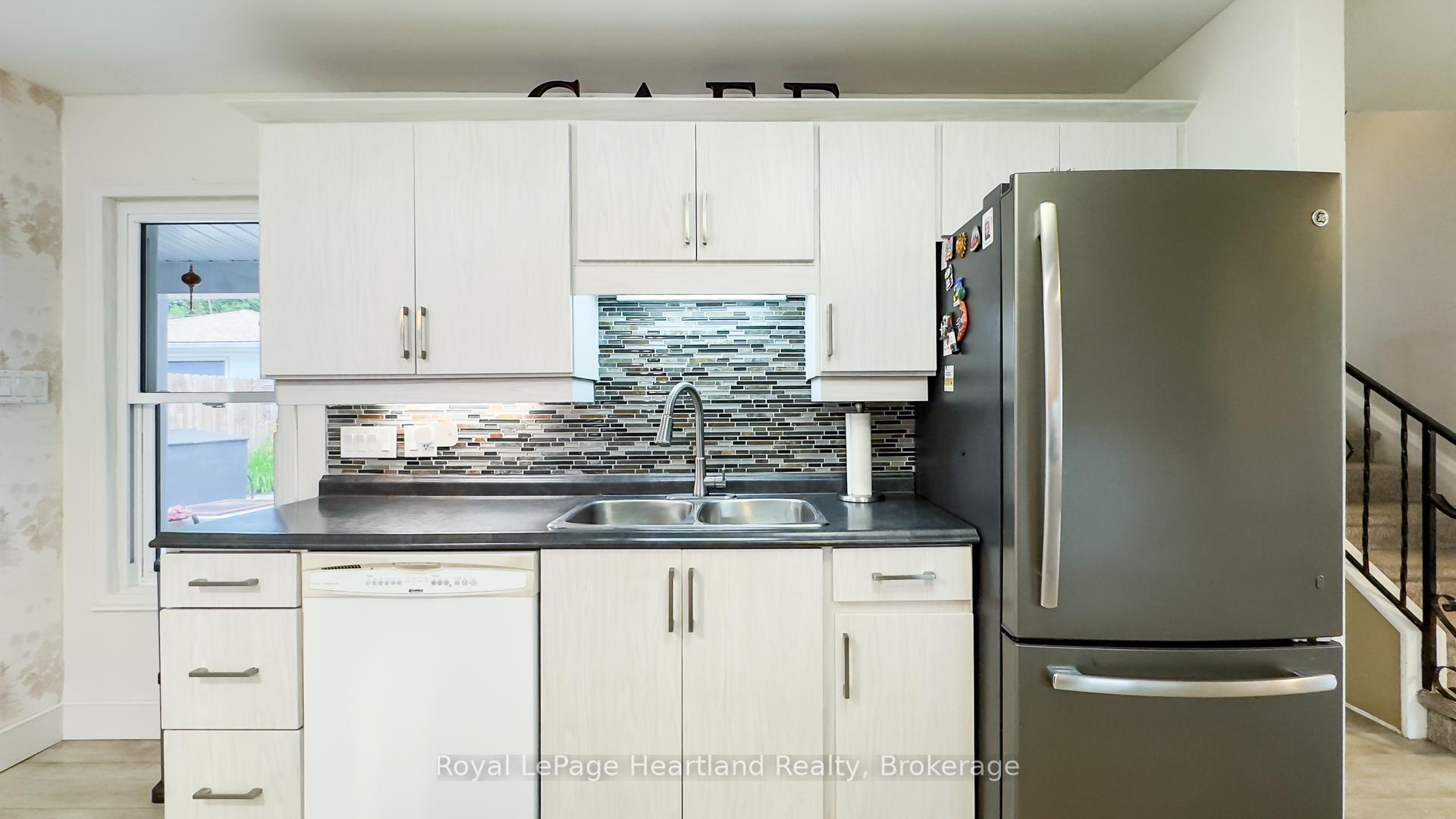 Photo 8 of 205 Blake Street W, Goderich, Goderich (Town) — HOMEH