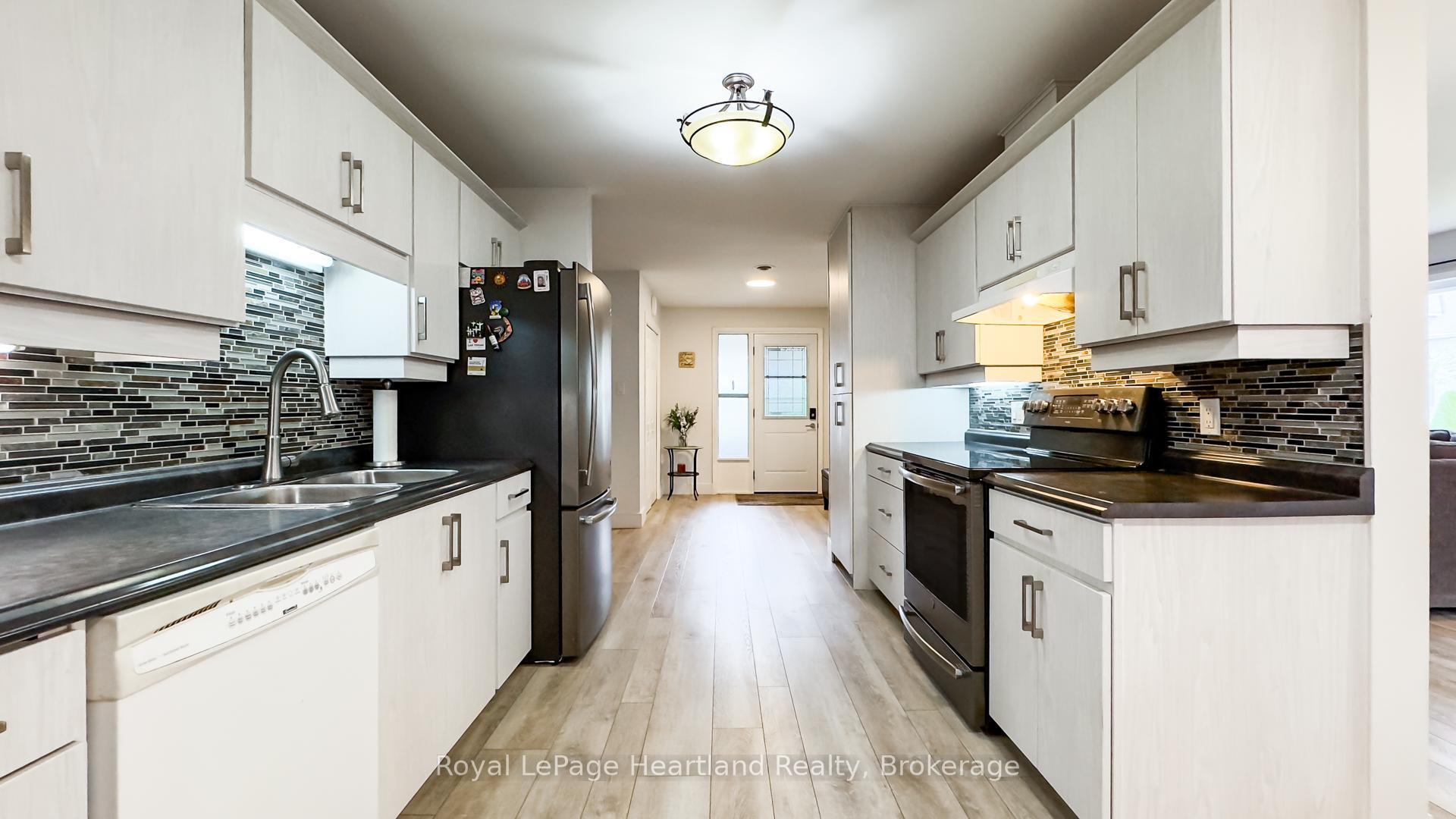 Photo 9 of 205 Blake Street W, Goderich, Goderich (Town) — HOMEH