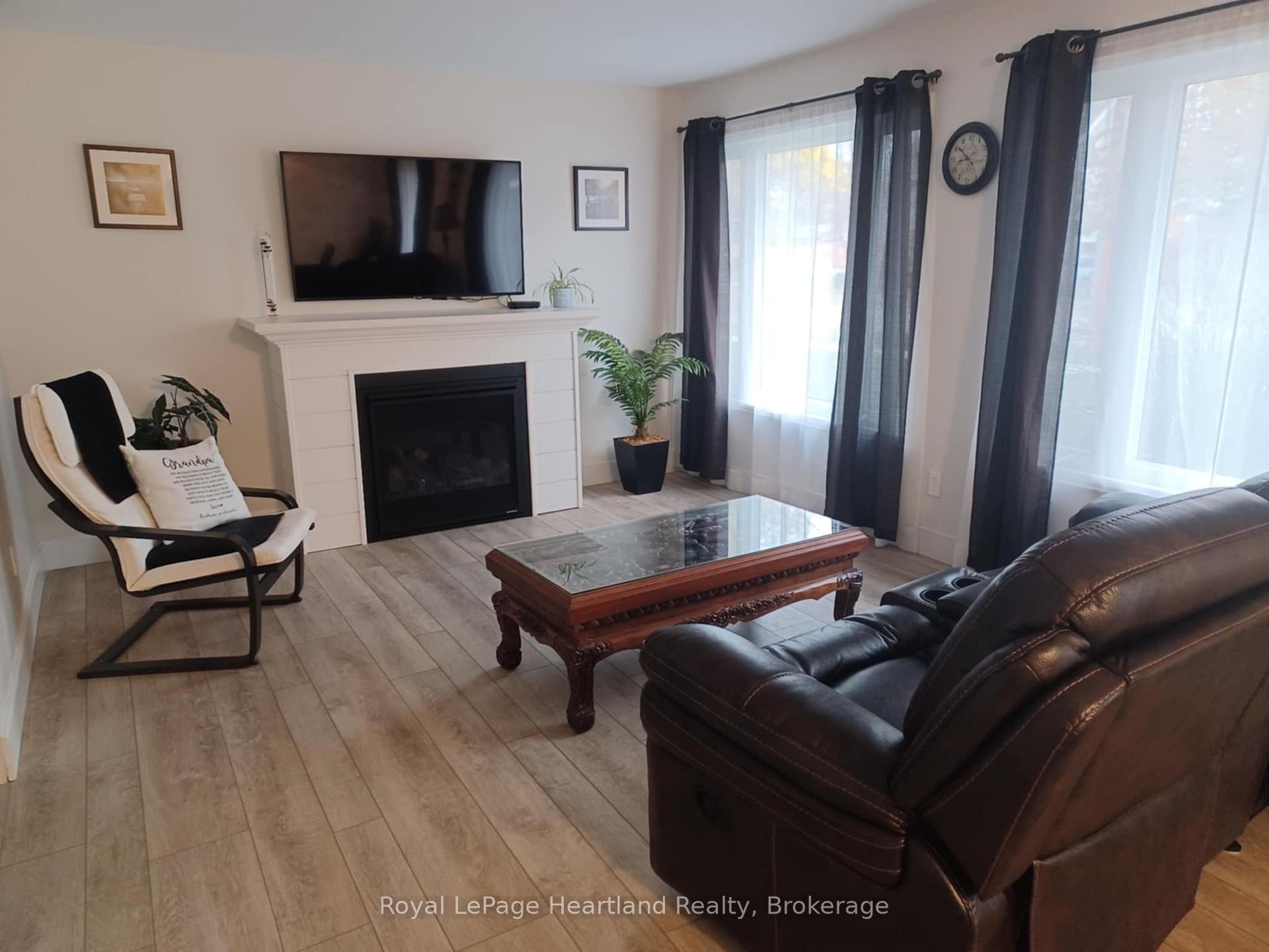 Photo 10 of 205 Blake Street W, Goderich, Goderich (Town) — HOMEH