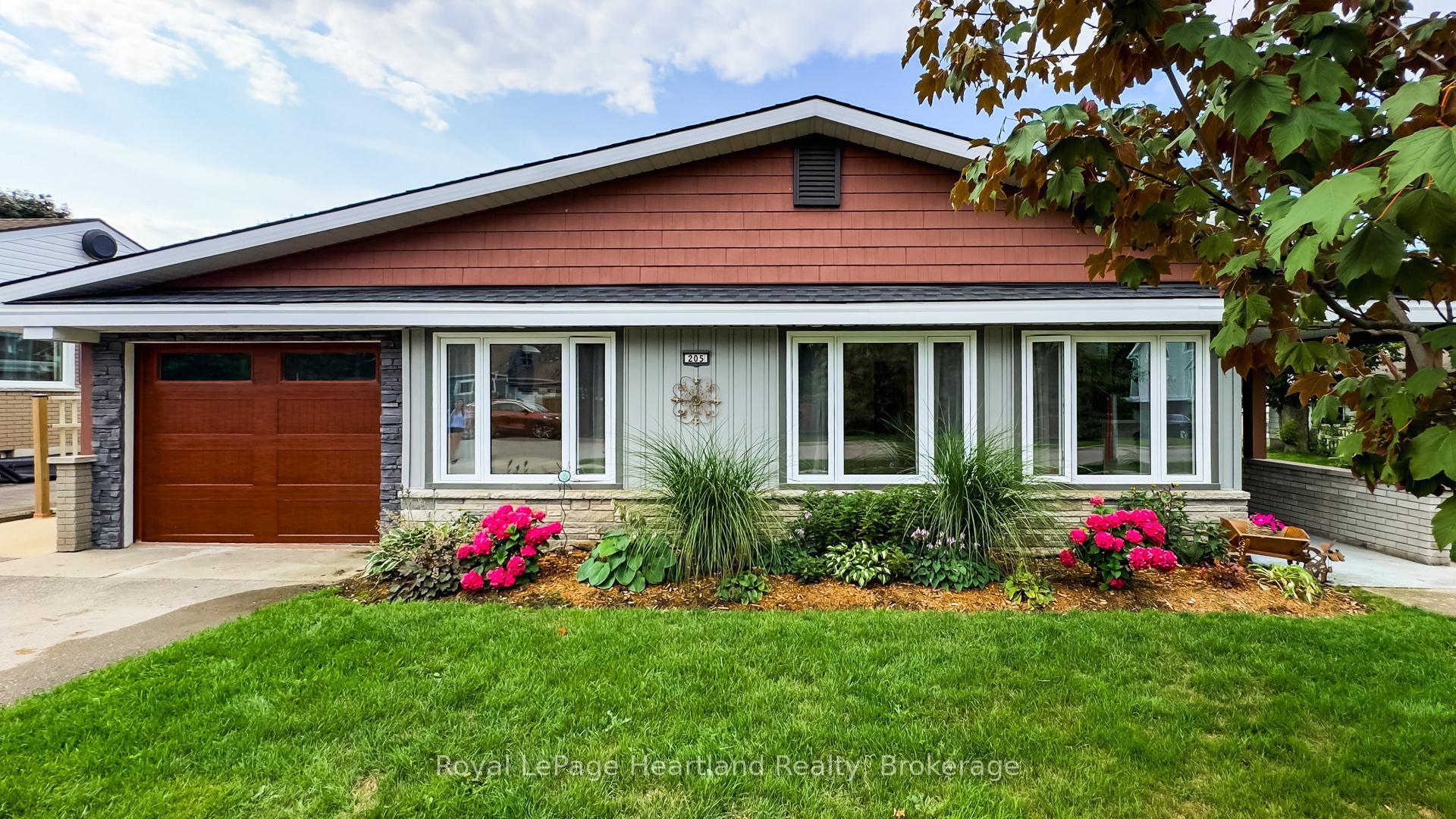 Photo 32 of 205 Blake Street W, Goderich, Goderich (Town) — HOMEH