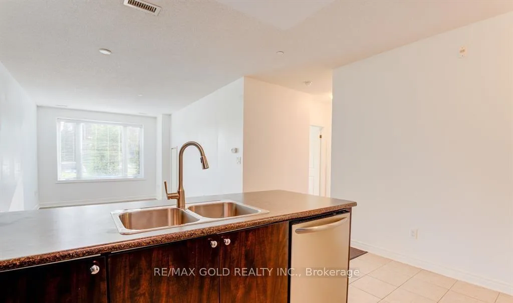 Photo 8 of Unit 116, 7400 Markham Road, Markham, Middlefield — HOMEH