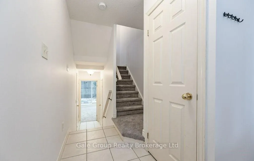 Photo 4 of Unit 2, 1248 Guelph Line, Burlington, Mountainside — HOMEH