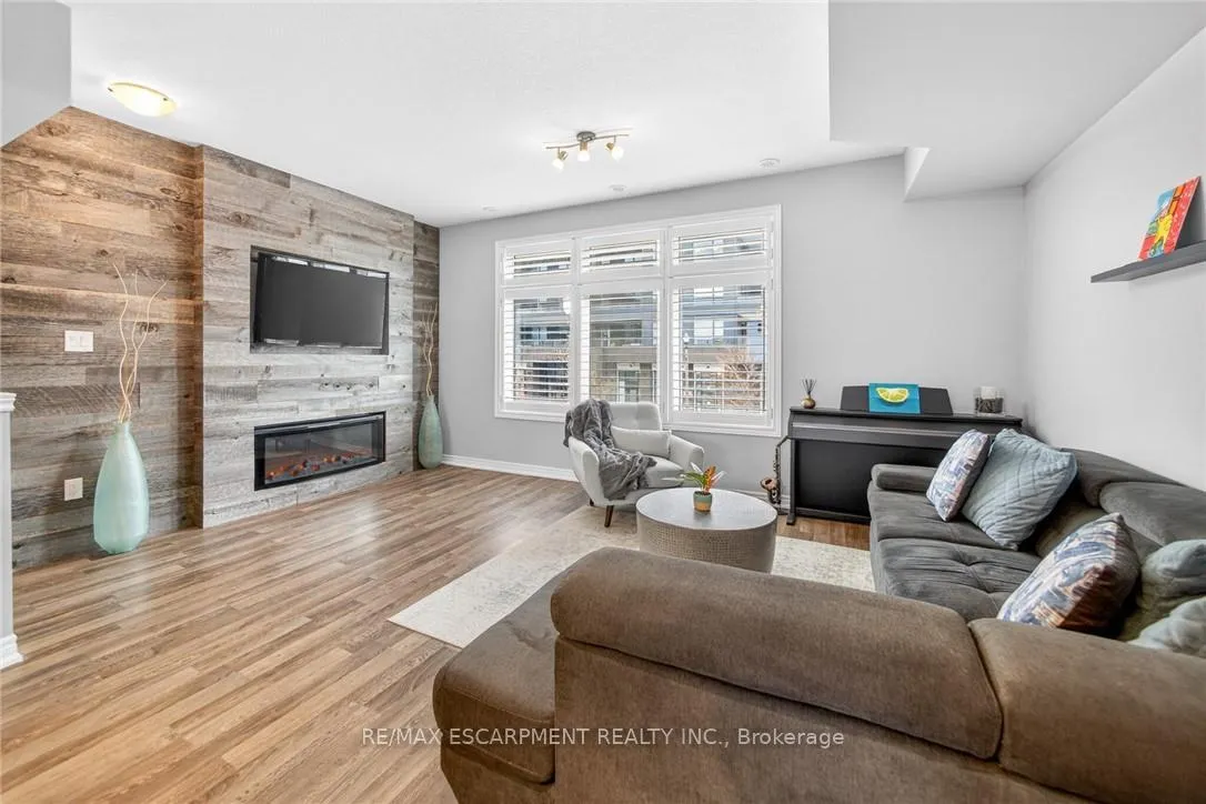 Photo 5 of 29 Esplanade Lane, Grimsby, Grimsby Beach — HOMEH