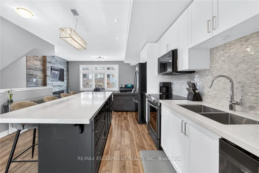 Photo 12 of 29 Esplanade Lane, Grimsby, Grimsby Beach — HOMEH