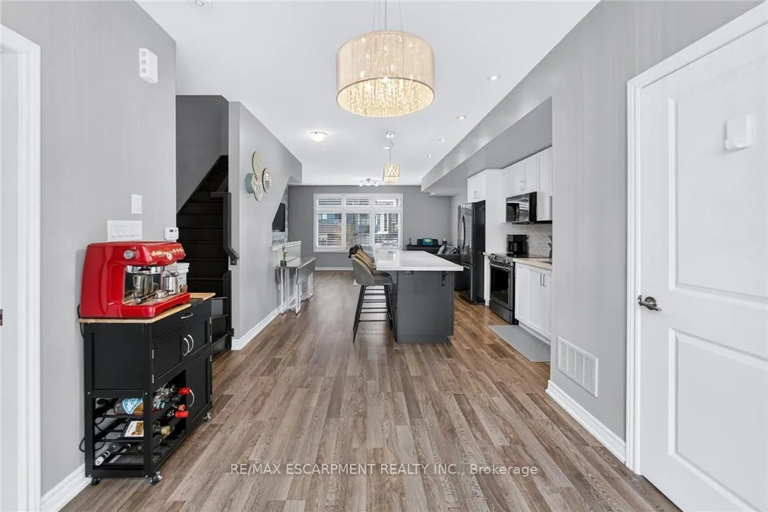 Photo 15 of 29 Esplanade Lane, Grimsby, Grimsby Beach — HOMEH