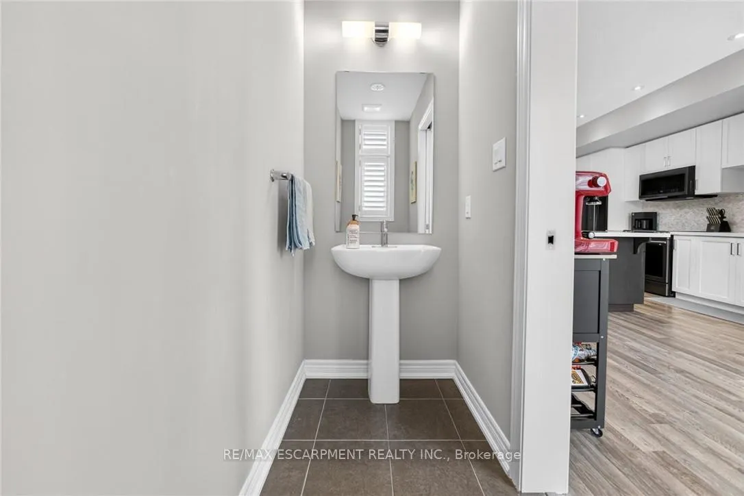 Photo 16 of 29 Esplanade Lane, Grimsby, Grimsby Beach — HOMEH