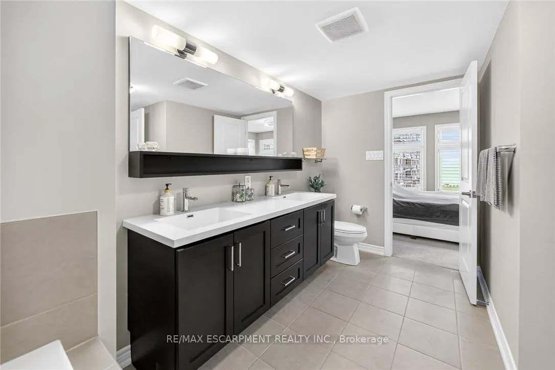 Photo 21 of 29 Esplanade Lane, Grimsby, Grimsby Beach — HOMEH