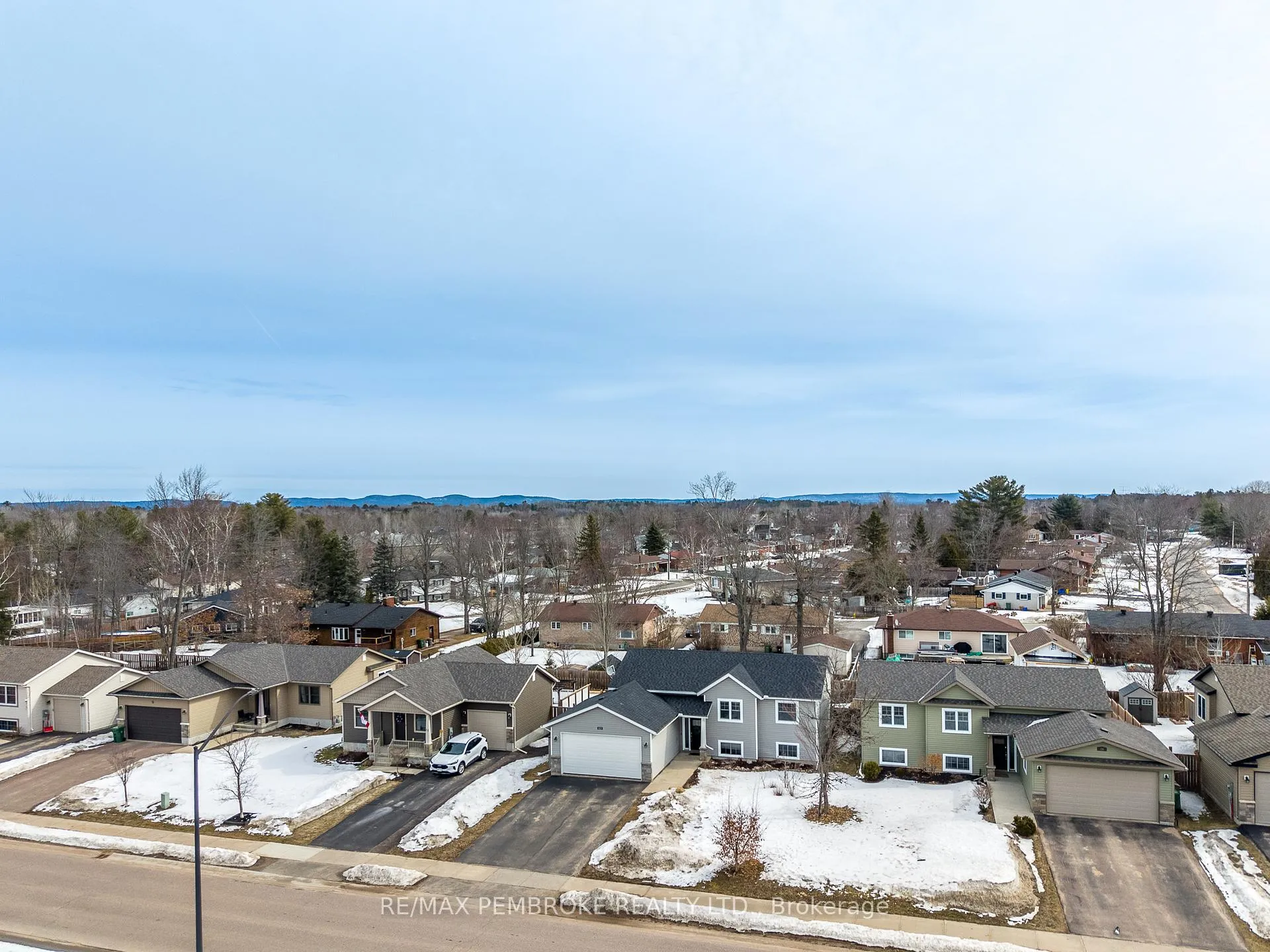 Photo 42 of 17 Dustin Drive, Petawawa — HOMEH