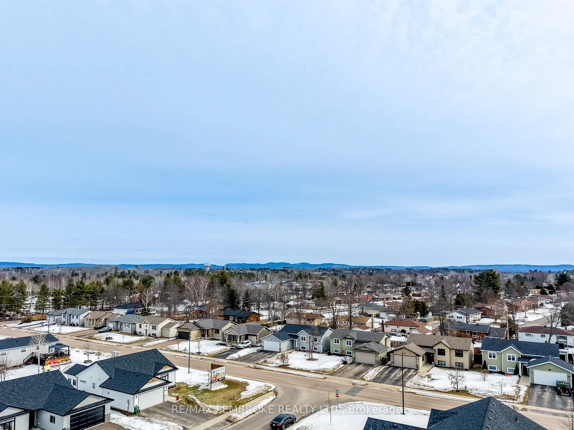 Photo 45 of 17 Dustin Drive, Petawawa — HOMEH