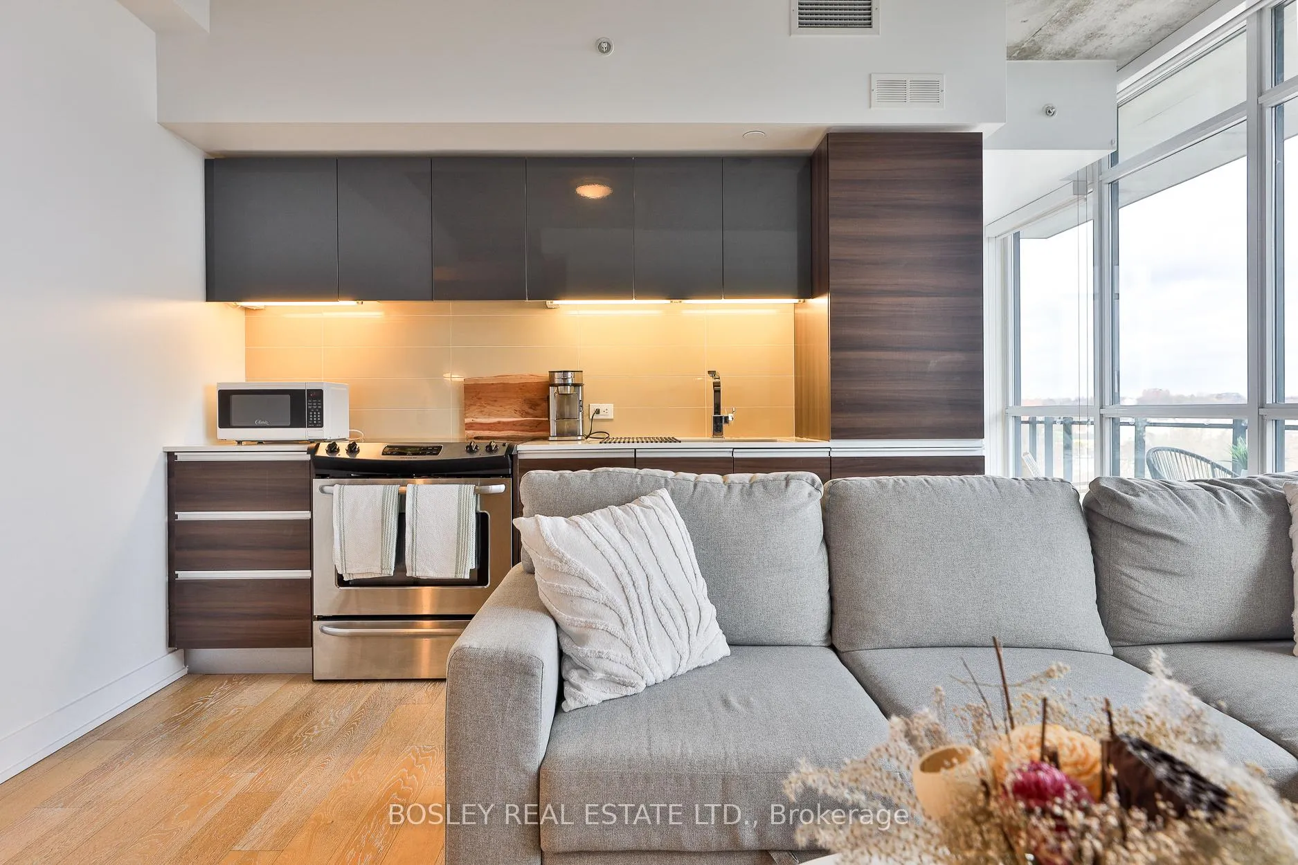 Photo 6 of Unit 925, 1190 Dundas Street E, Toronto, South Riverdale — HOMEH