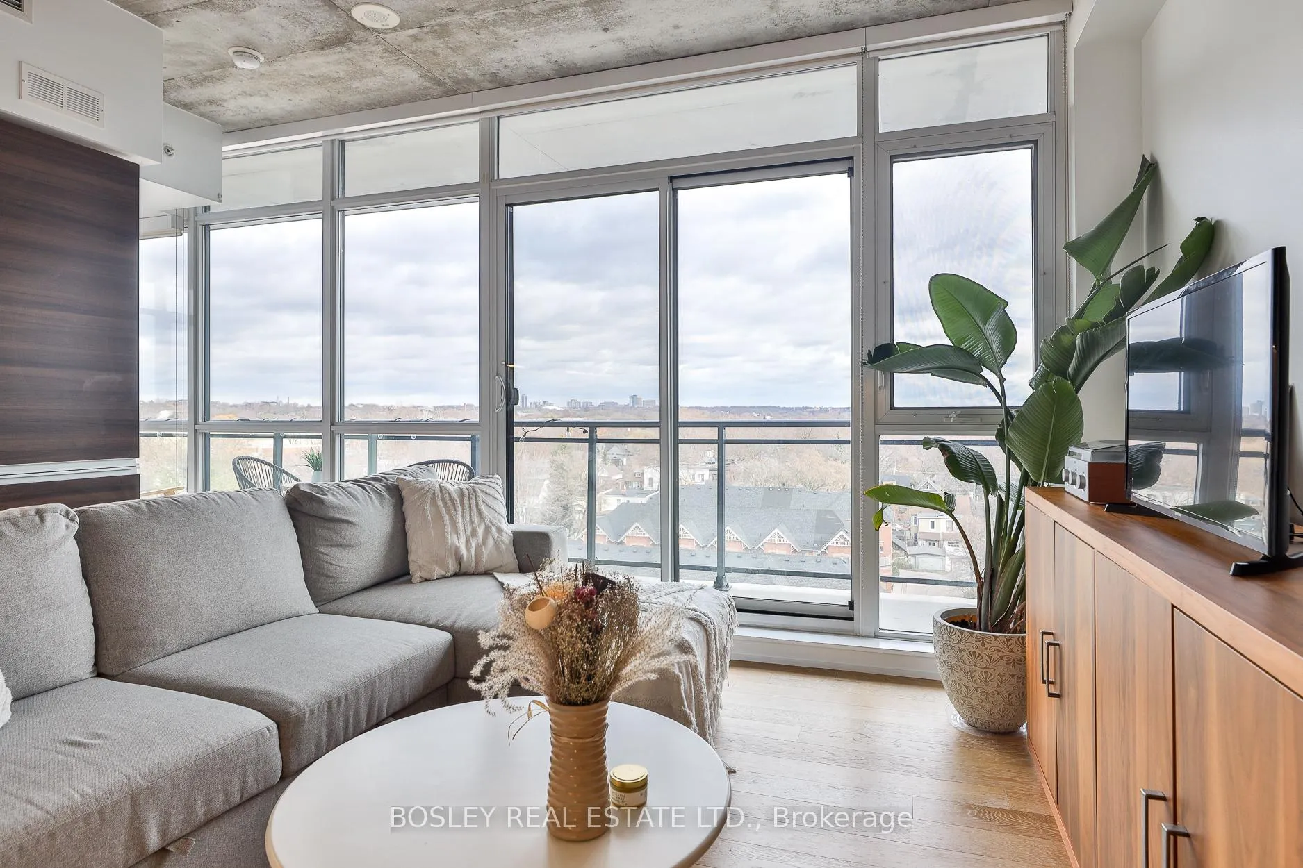 Photo 8 of Unit 925, 1190 Dundas Street E, Toronto, South Riverdale — HOMEH