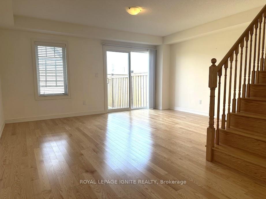 Photo 4 of 3850 Tufgar Crescent, Burlington, Alton — HOMEH