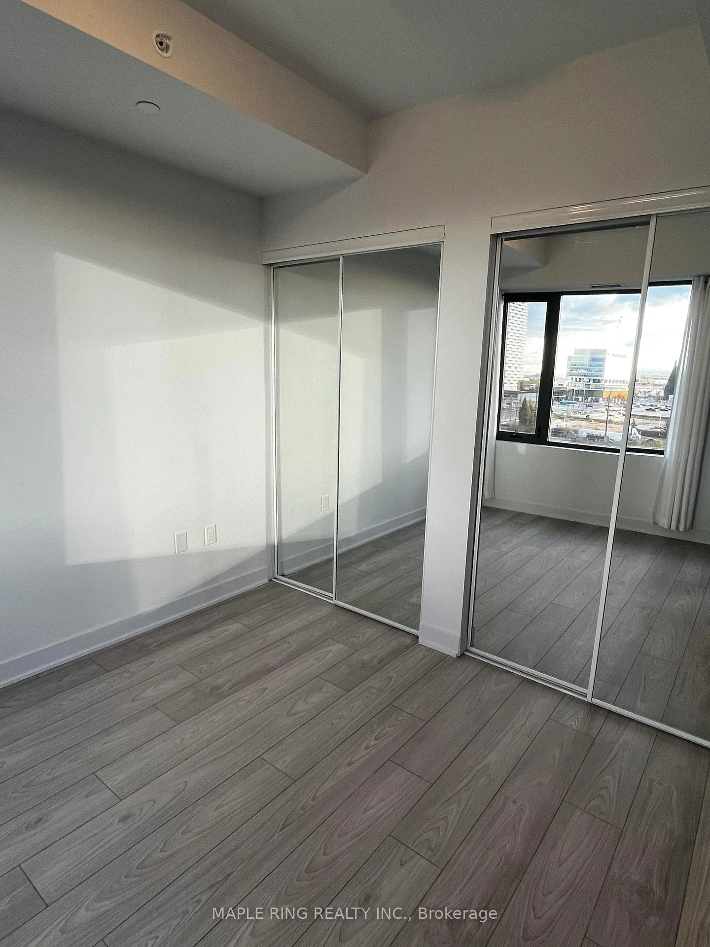 Photo 7 of Unit 612, 2920 Hwy 7, Vaughan, Vaughan Corporate Centre — HOMEH