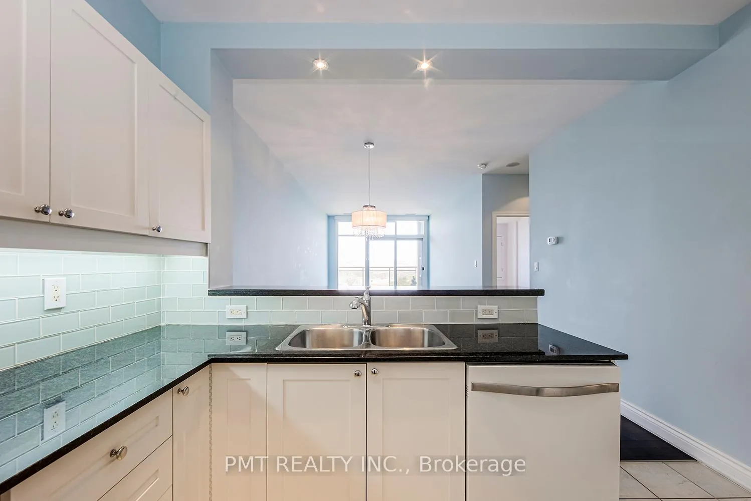 Photo 13 of Unit 606, 1 Leaside Park Drive, Toronto, Thorncliffe Park — HOMEH