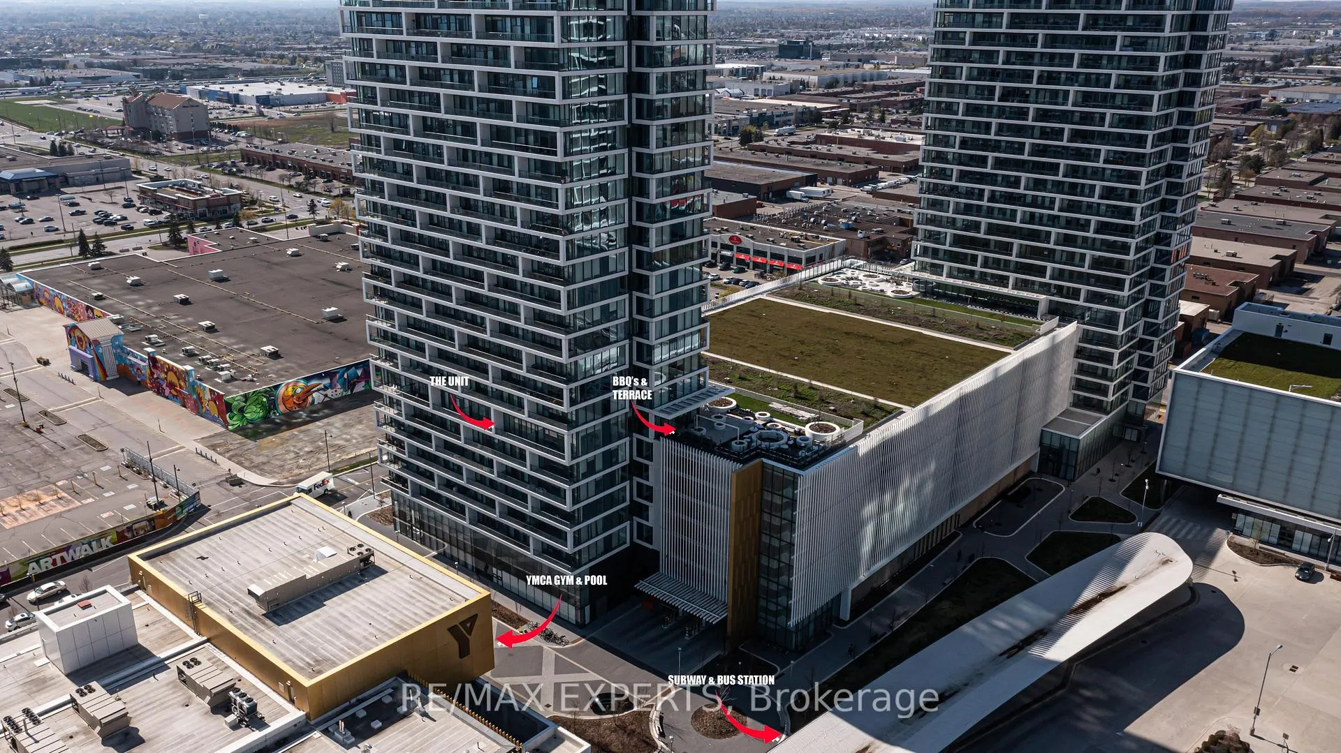 Photo 2 of Unit 901, 5 Buttermill Avenue, Vaughan, Concord — HOMEH