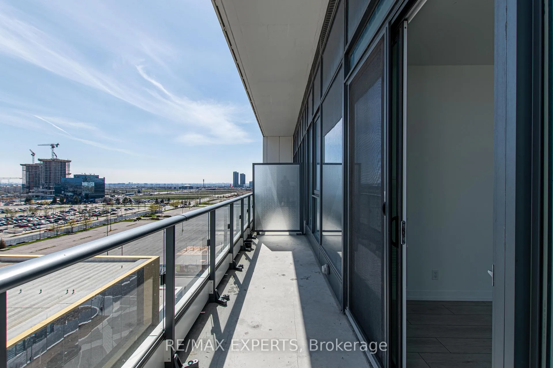 Photo 25 of Unit 901, 5 Buttermill Avenue, Vaughan, Concord — HOMEH