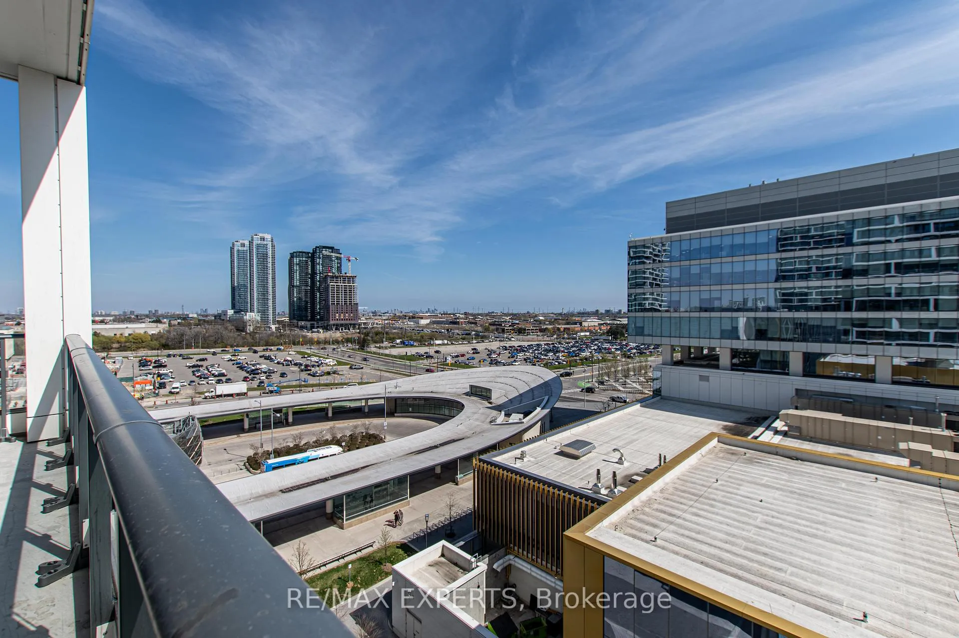 Photo 32 of Unit 901, 5 Buttermill Avenue, Vaughan, Concord — HOMEH