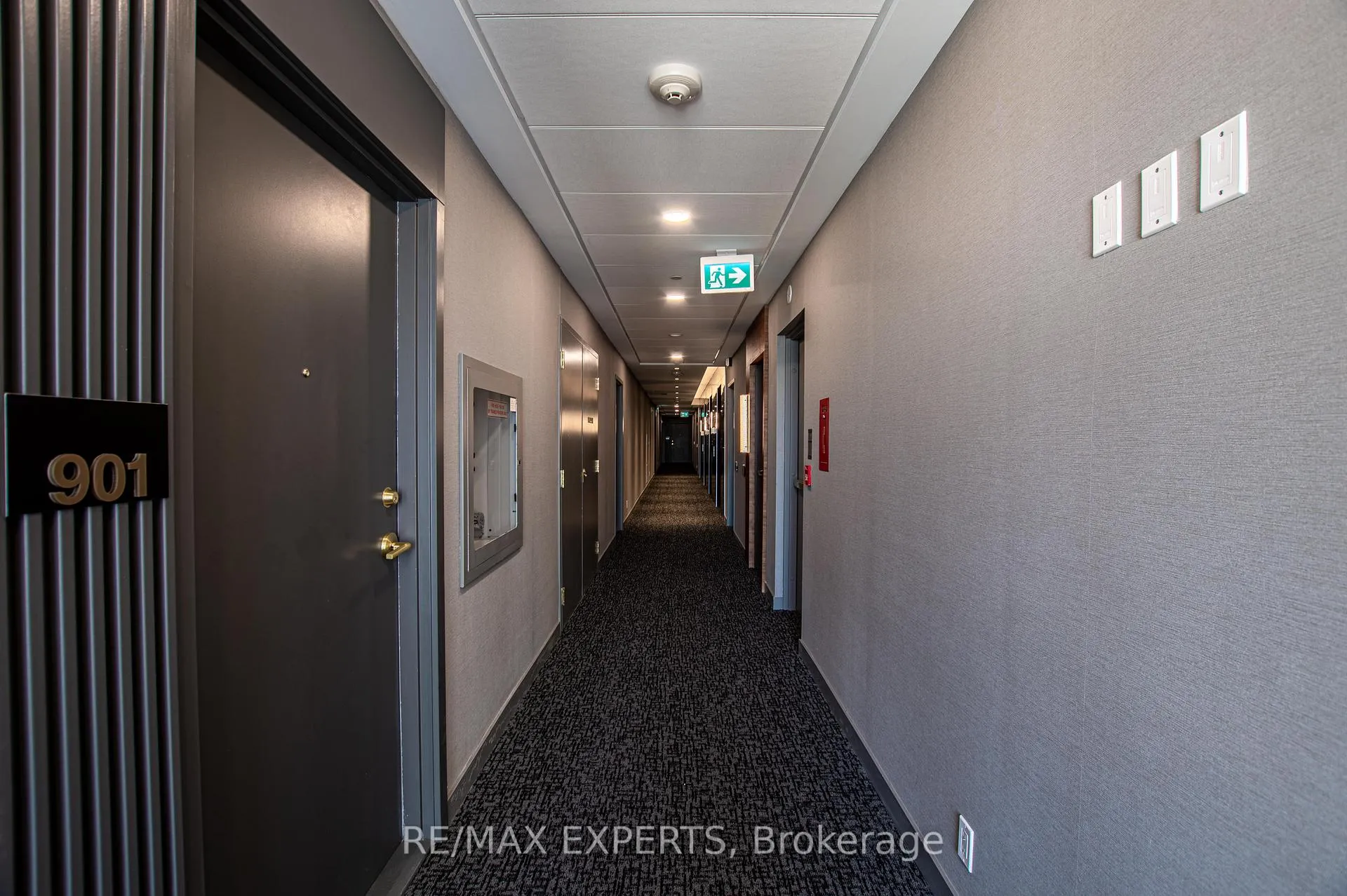 Photo 34 of Unit 901, 5 Buttermill Avenue, Vaughan, Concord — HOMEH