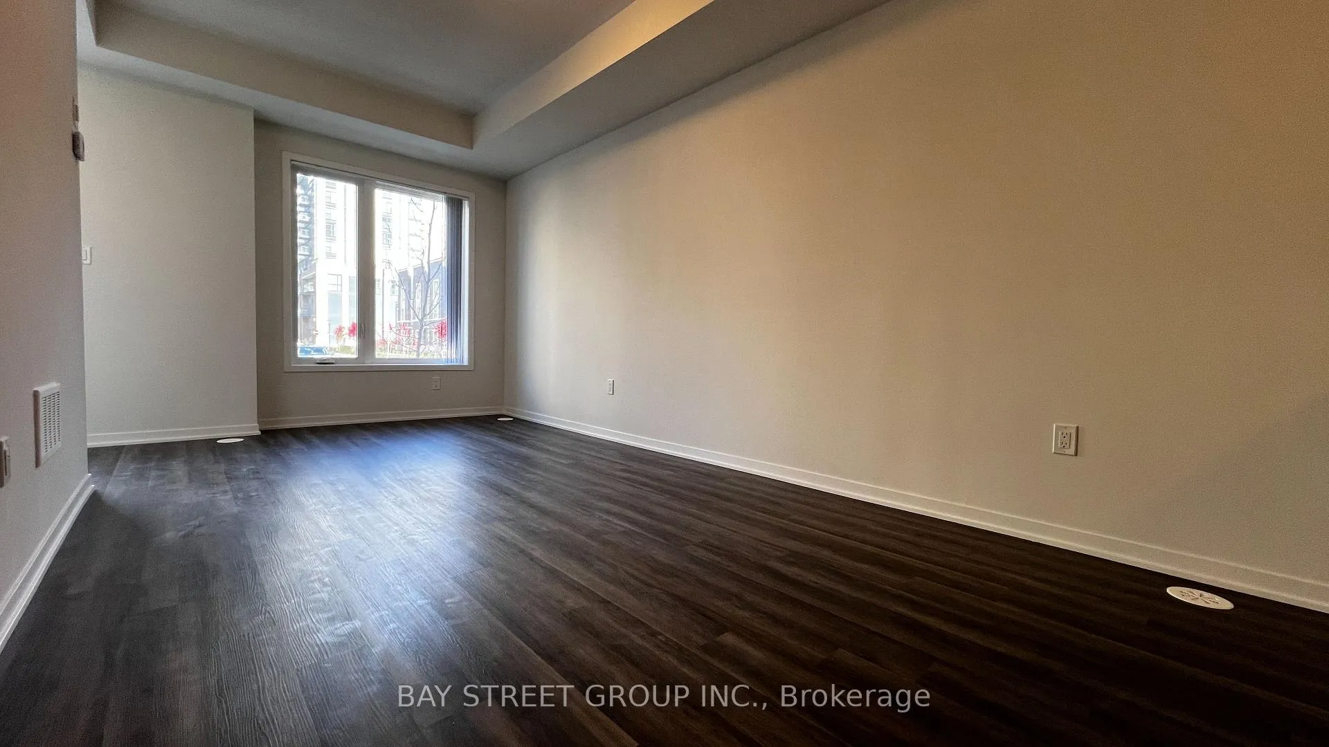 Photo 3 of Unit TH 355, 100 Honeycrisp Crescent, Vaughan, Vaughan Corporate Centre — HOMEH