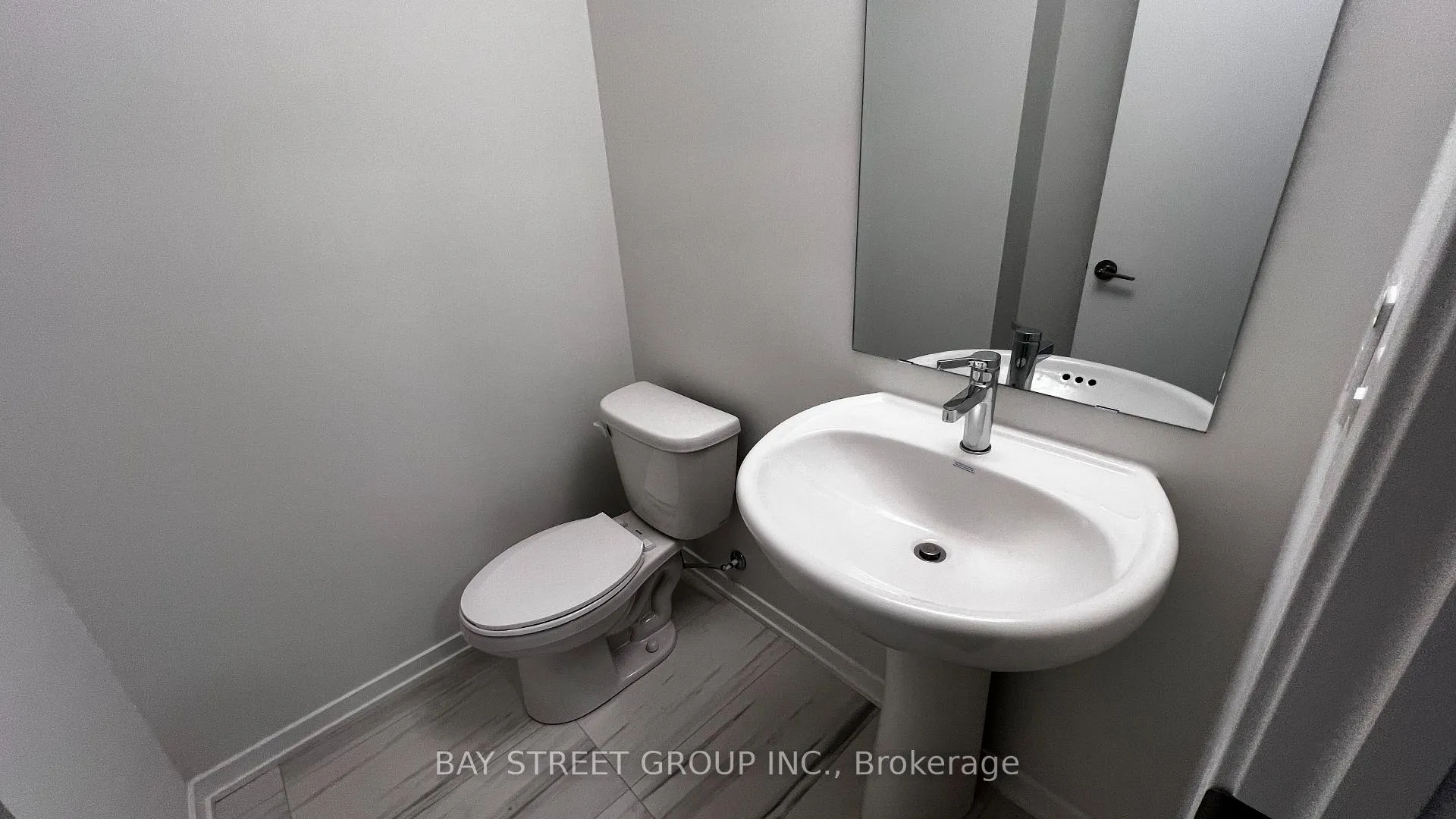 Photo 7 of Unit TH 355, 100 Honeycrisp Crescent, Vaughan, Vaughan Corporate Centre — HOMEH