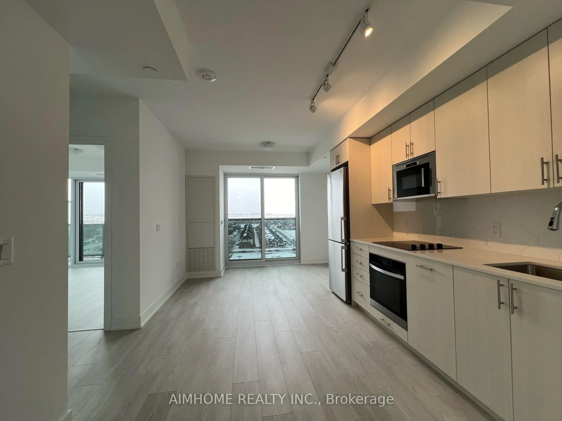 Front of Unit 1003, 2545 Simcoe Street N