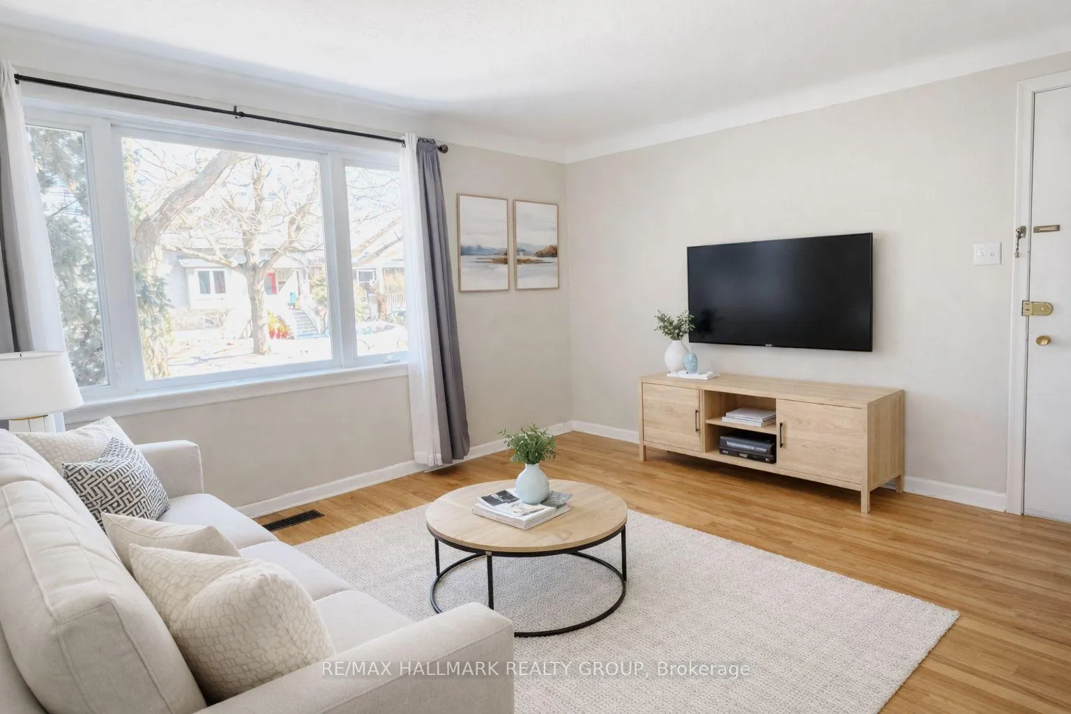 Photo 3 of Unit 1, 86 Gilchrist Avenue, Ottawa, Ottawa West — HOMEH