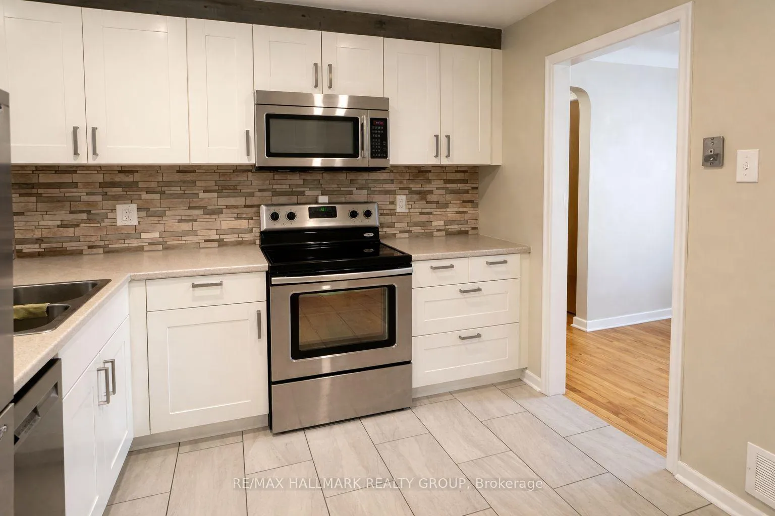 Photo 6 of Unit 1, 86 Gilchrist Avenue, Ottawa, Ottawa West — HOMEH