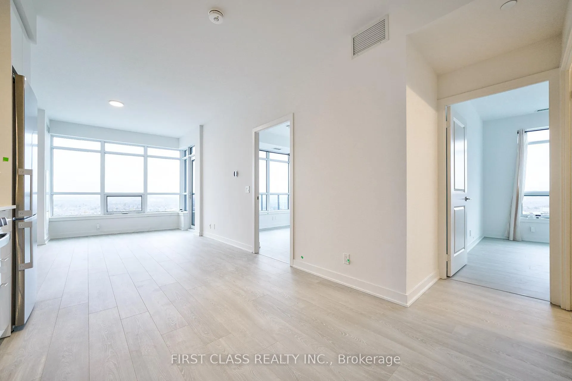 Photo 5 of Unit 1811B, 50 Upper Mall Way, Vaughan, Brownridge — HOMEH