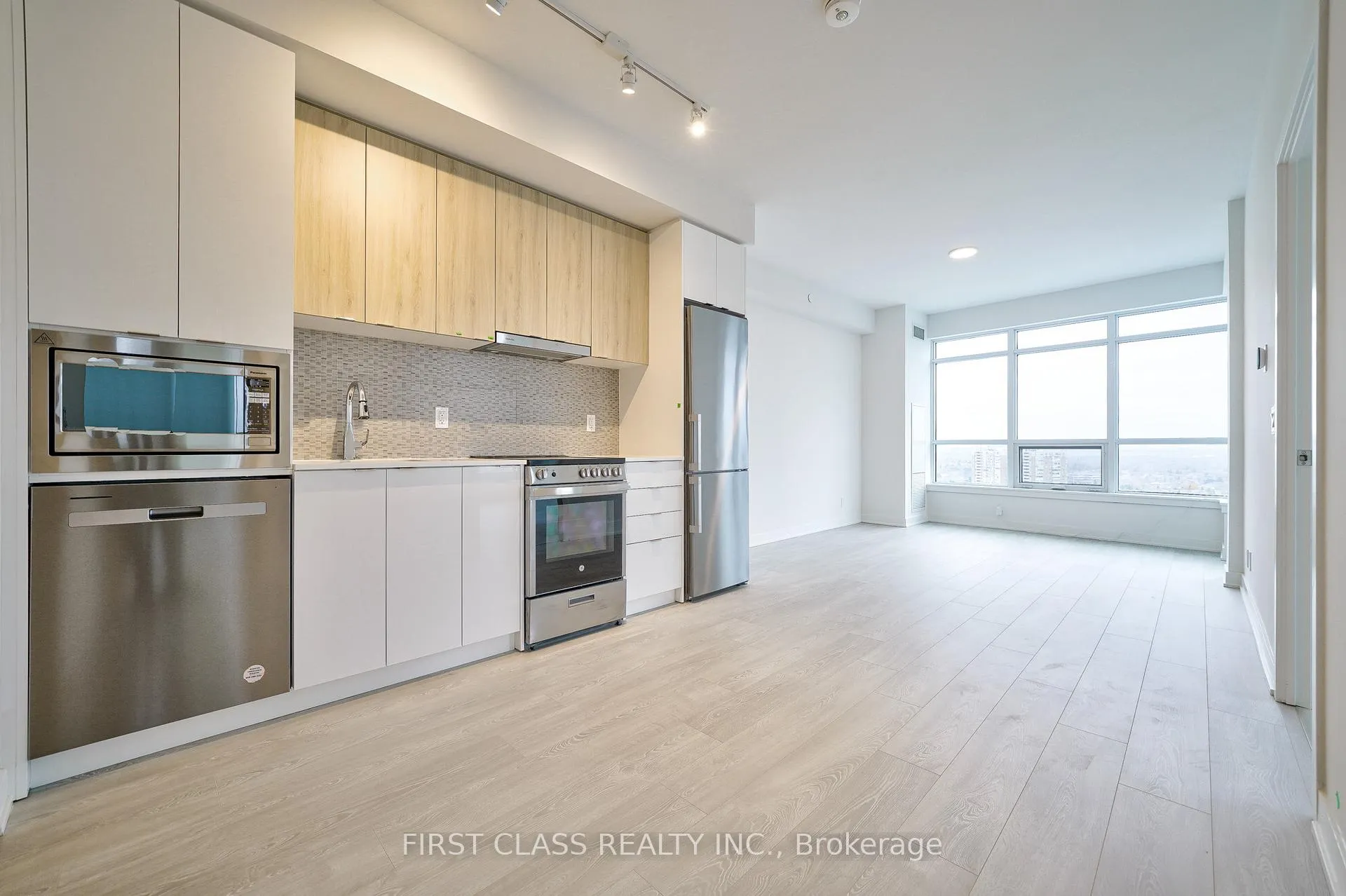 Photo 6 of Unit 1811B, 50 Upper Mall Way, Vaughan, Brownridge — HOMEH