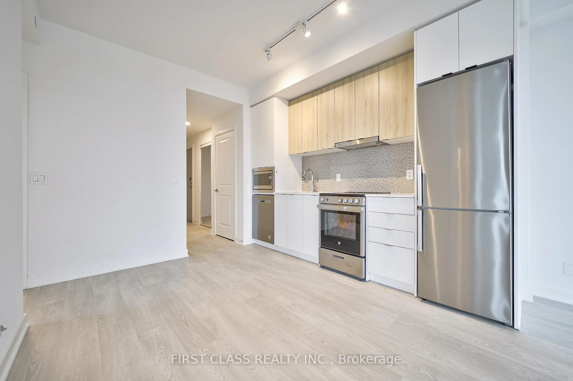 Photo 13 of Unit 1811B, 50 Upper Mall Way, Vaughan, Brownridge — HOMEH