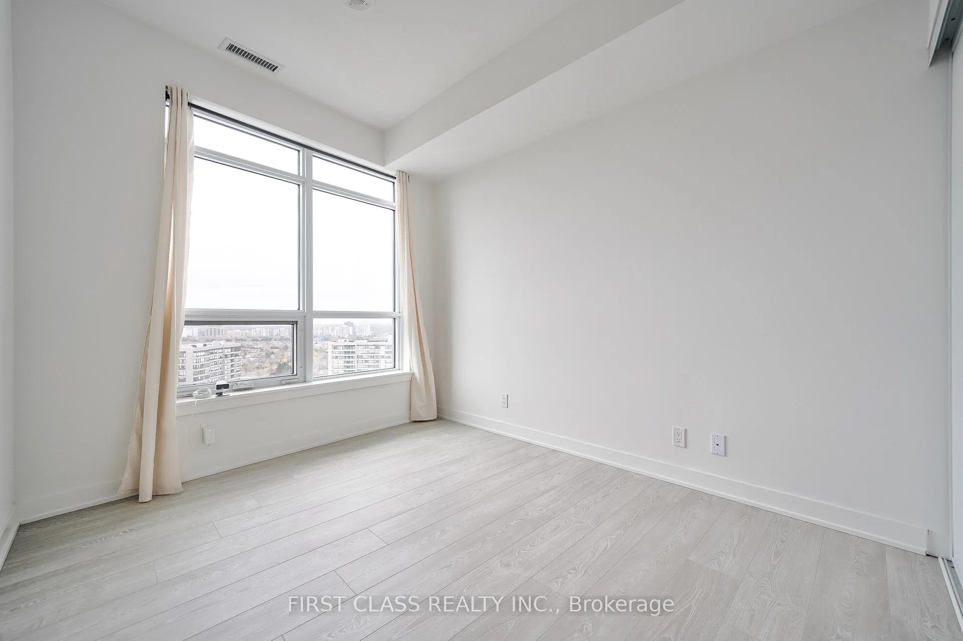 Photo 17 of Unit 1811B, 50 Upper Mall Way, Vaughan, Brownridge — HOMEH