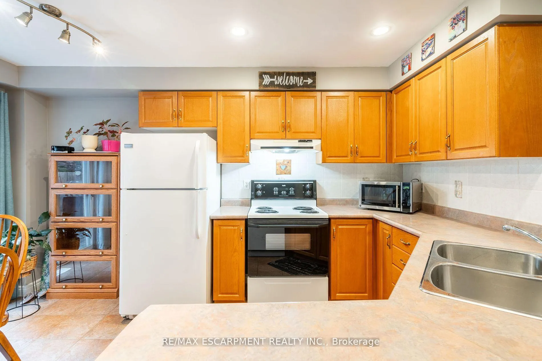Photo 9 of Unit 31, 10 Cadham Boulevard, Hamilton, Broughton — HOMEH