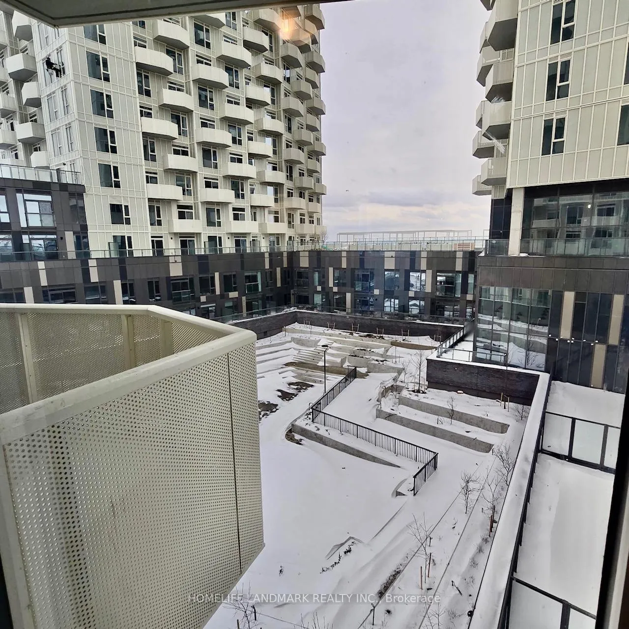 Photo 2 of Unit 525, 498 Caldari Road, Vaughan, Concord — HOMEH
