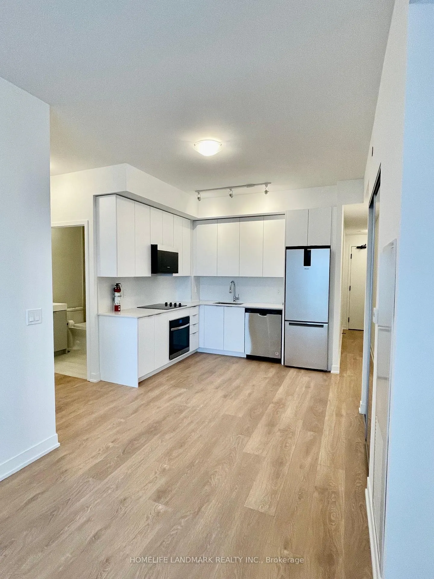 Photo 7 of Unit 525, 498 Caldari Road, Vaughan, Concord — HOMEH
