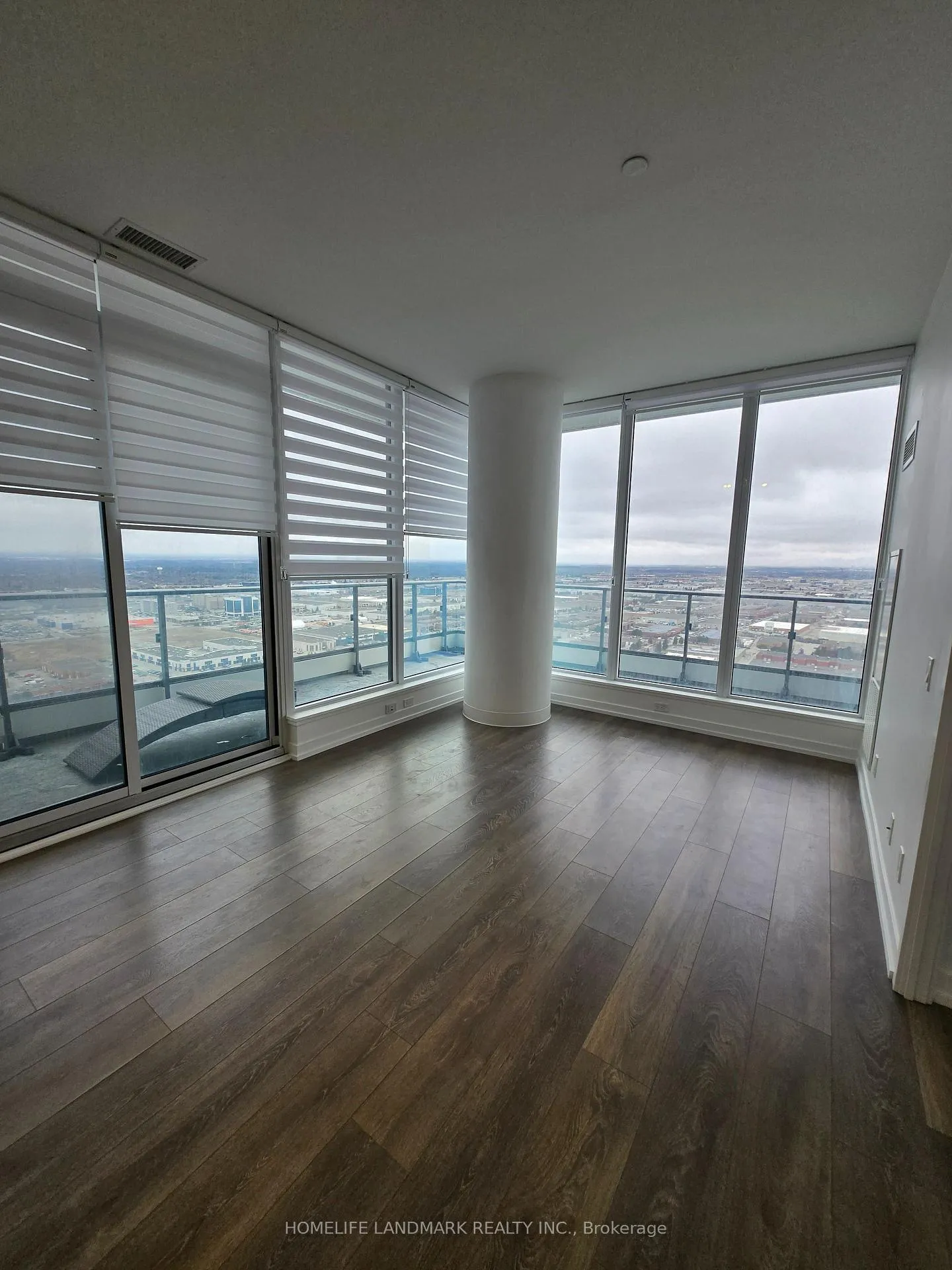 Photo 3 of Unit 3512, 950 Portage Parkway, Vaughan, Vaughan Corporate Centre — HOMEH