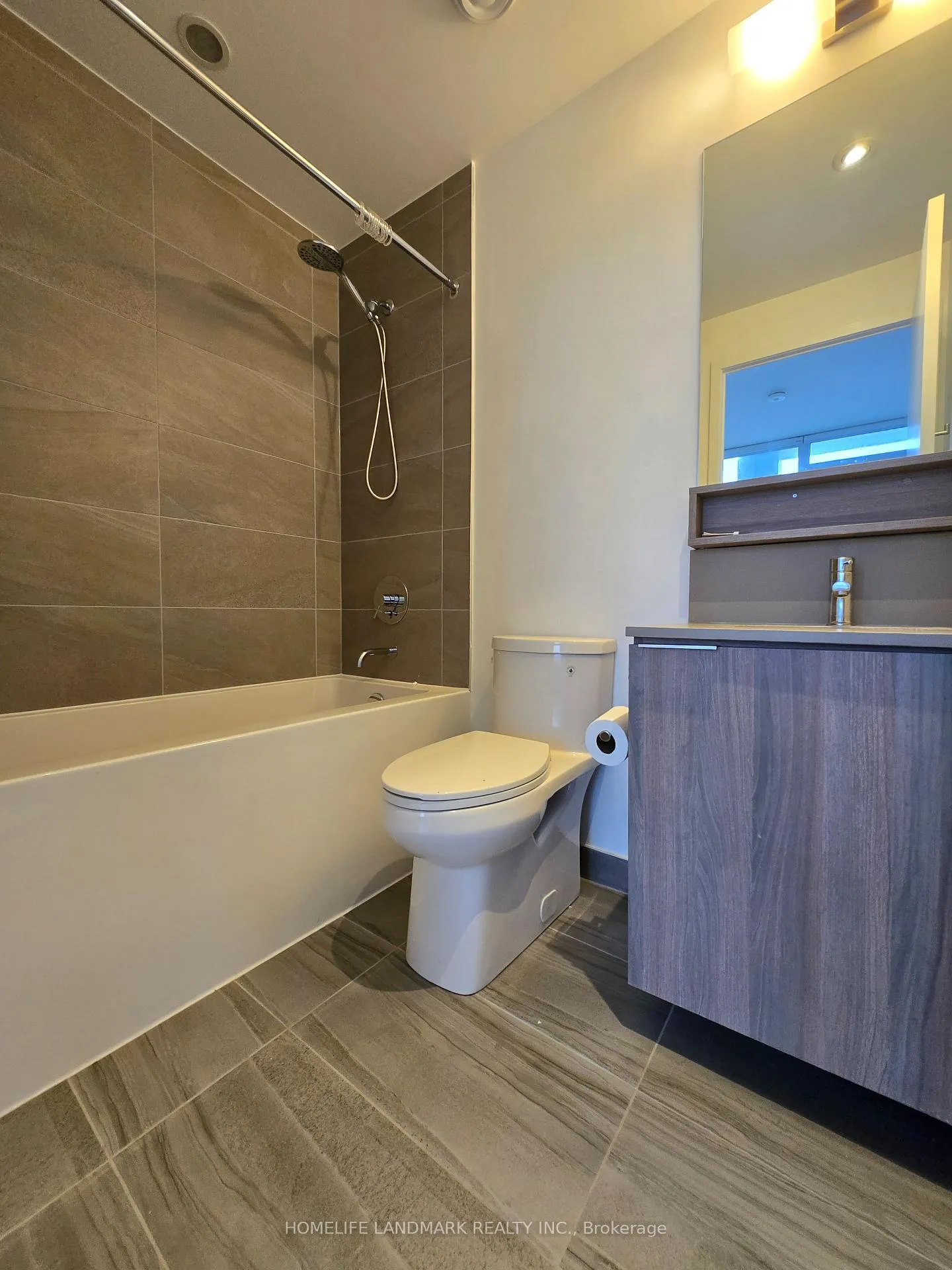 Photo 9 of Unit 3512, 950 Portage Parkway, Vaughan, Vaughan Corporate Centre — HOMEH