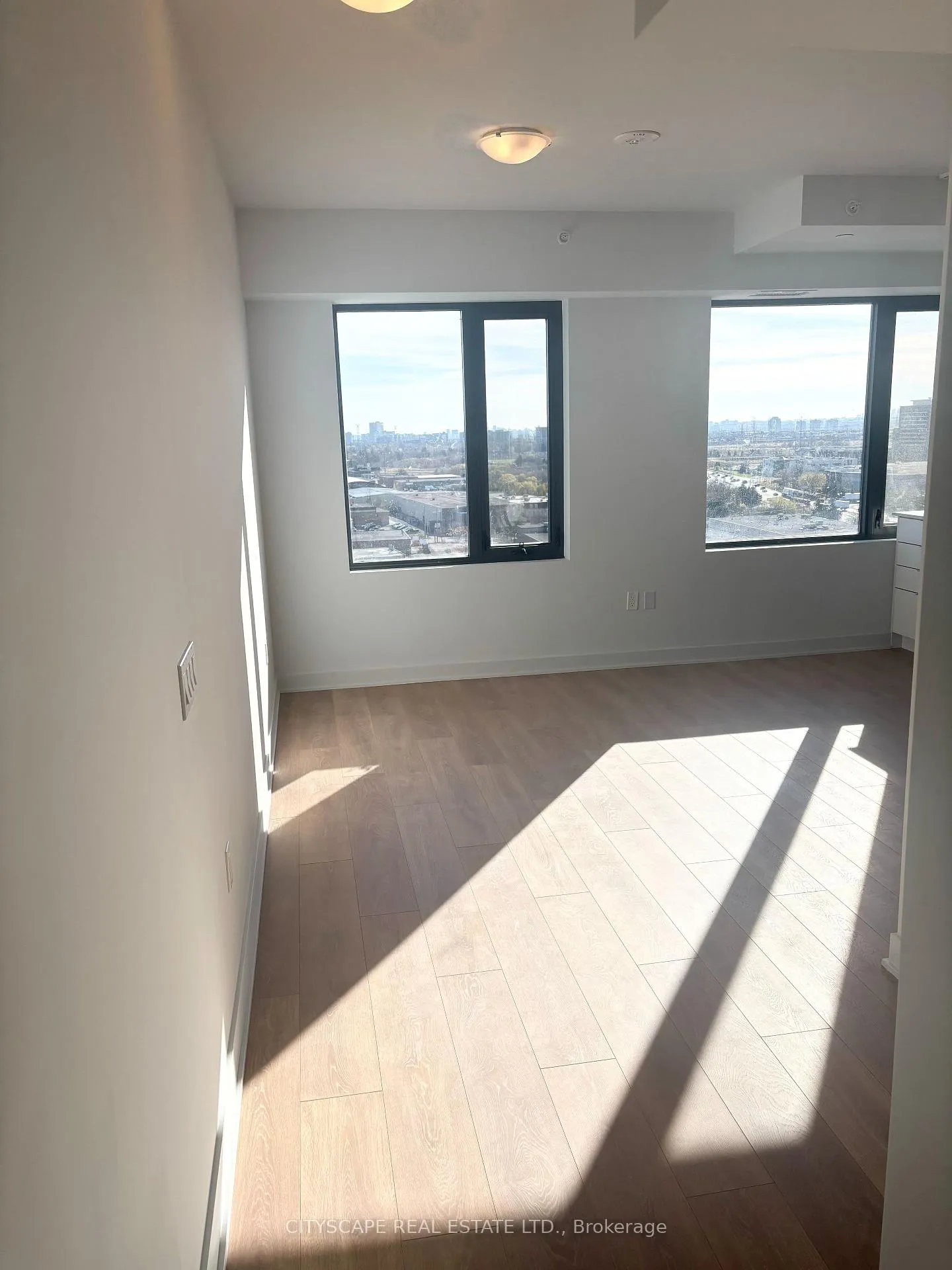 Photo 11 of Unit 1208, 2920 Highway 7 S, Vaughan, Concord — HOMEH