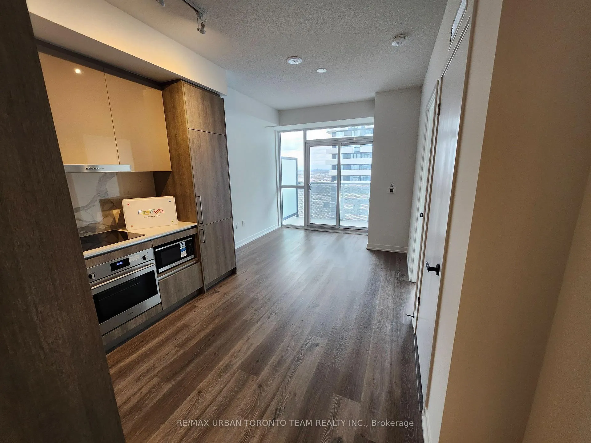 Photo 3 of Unit 2901, 225 Commerce Street, Vaughan, Vaughan Corporate Centre — HOMEH