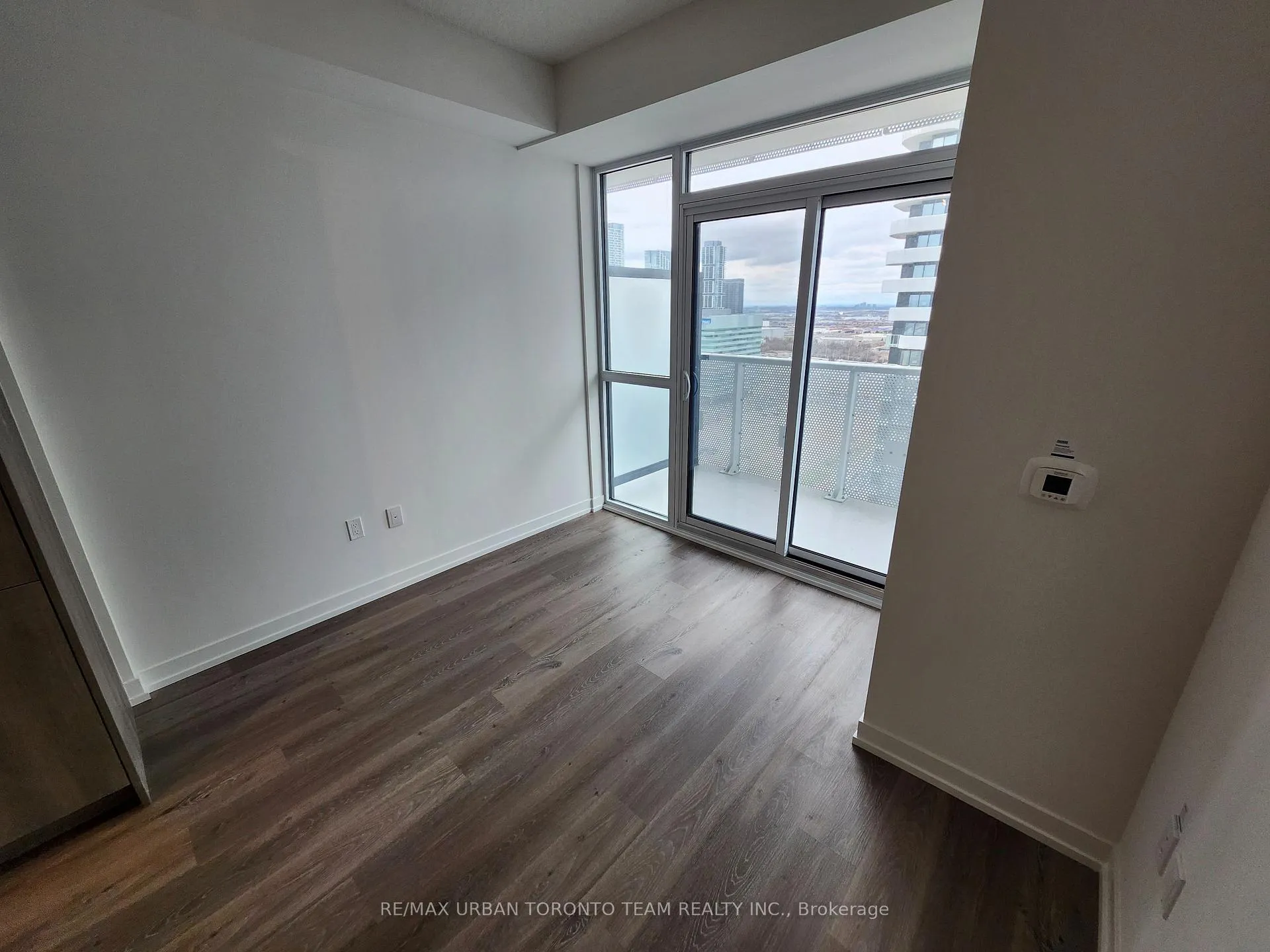 Photo 5 of Unit 2901, 225 Commerce Street, Vaughan, Vaughan Corporate Centre — HOMEH